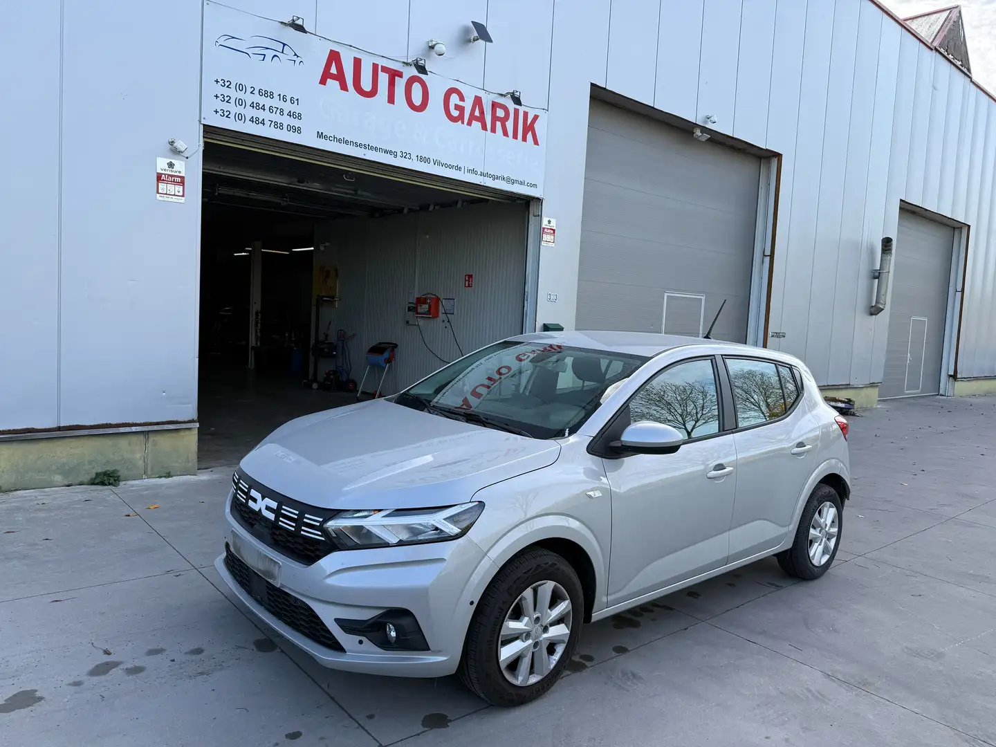 Dacia Sandero Sandero 1.0 Eco-G Expression Grijs - 1