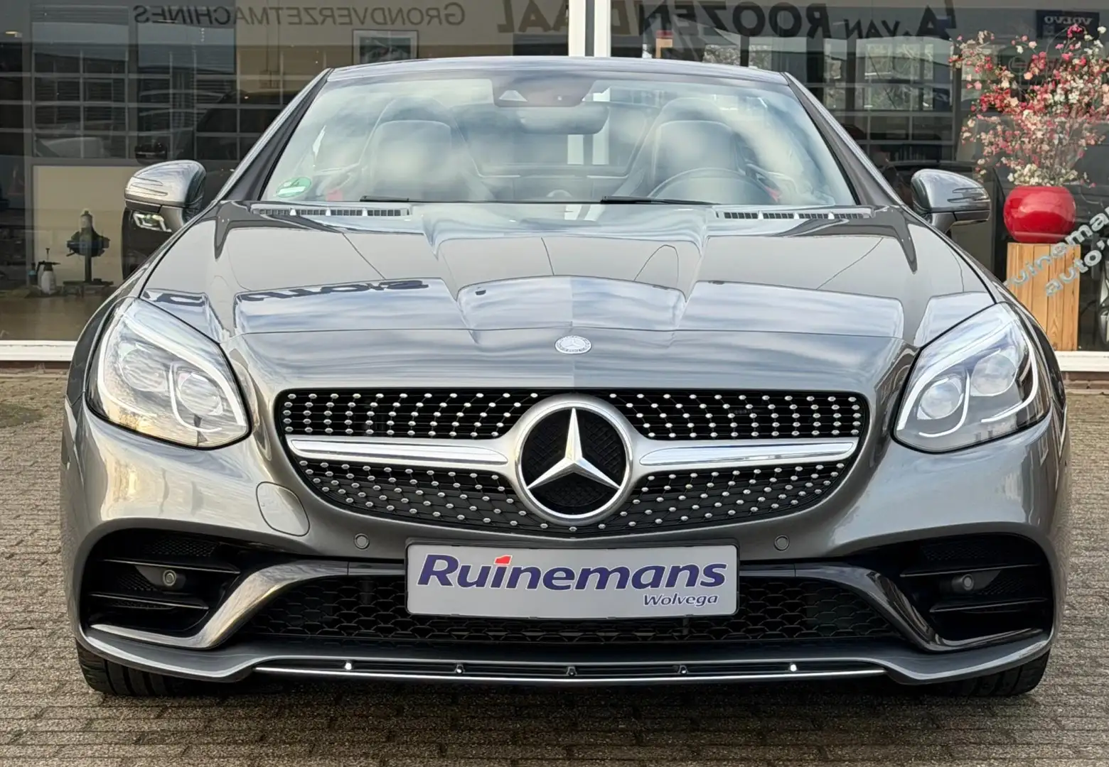 Mercedes-Benz SLC 300 AMG / ILS / HARMAN Grau - 2