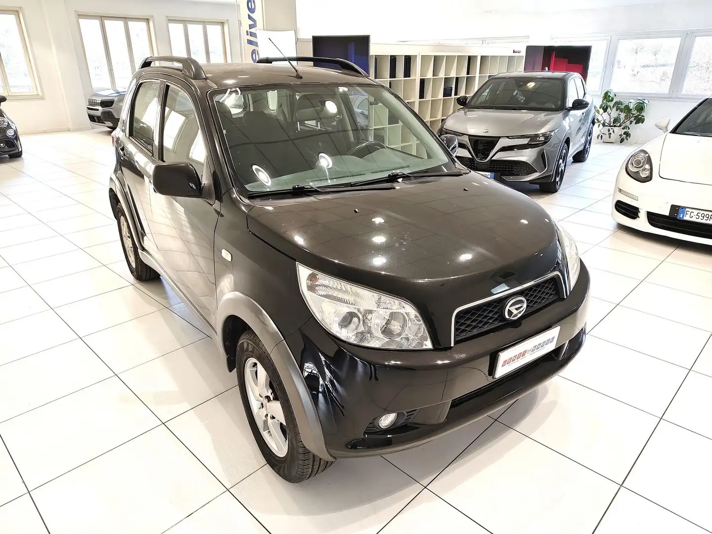 Daihatsu Terios Terios 1.5 SX O/F*4x4* Schwarz - 1