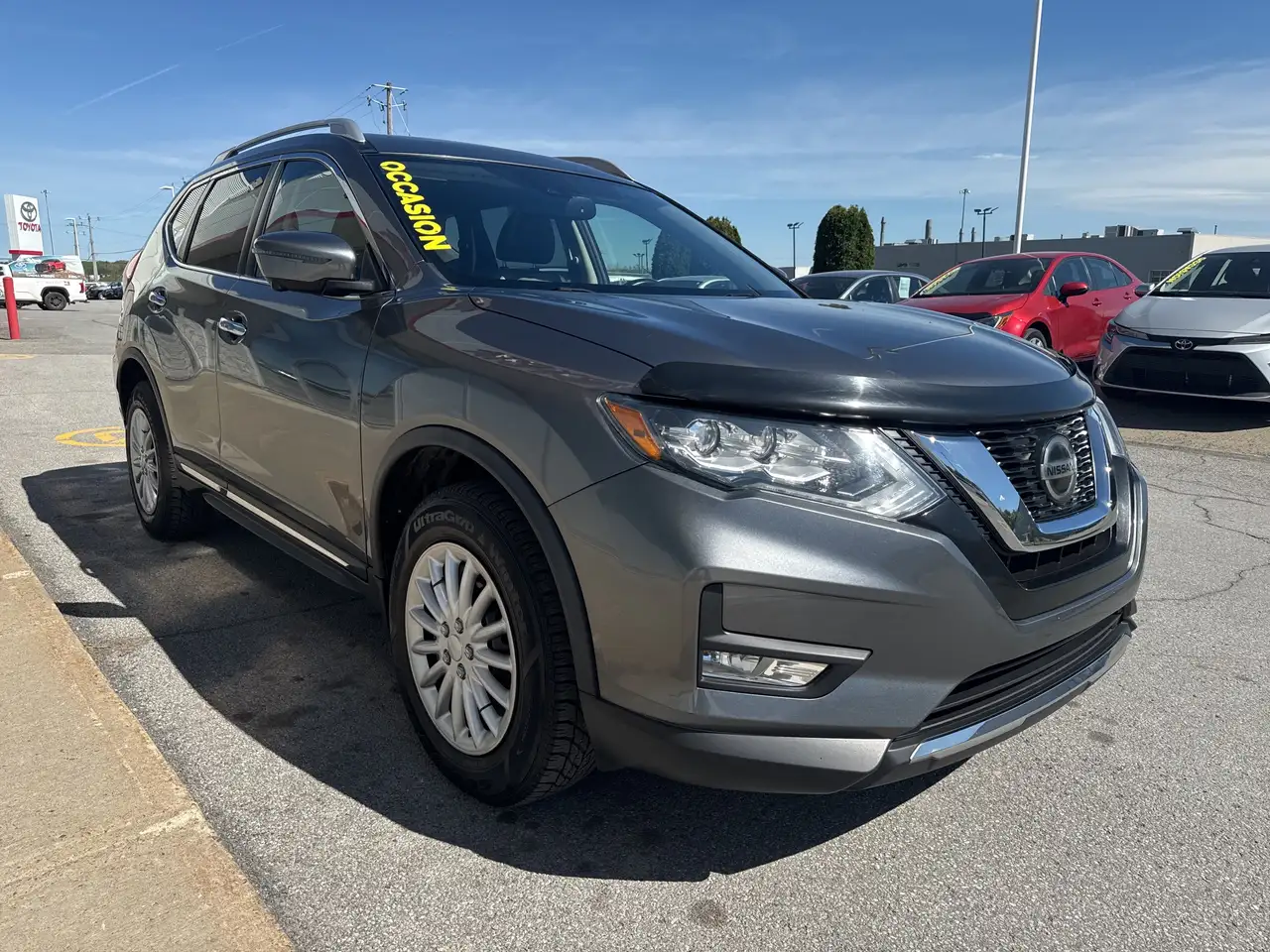 Nissan Rogue снимка Nissan Rogue