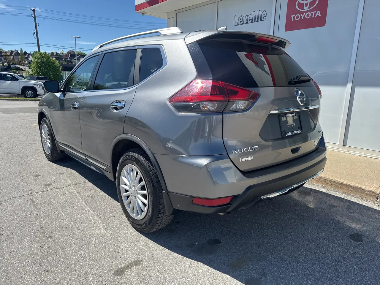 Nissan Rogue снимка Nissan Rogue