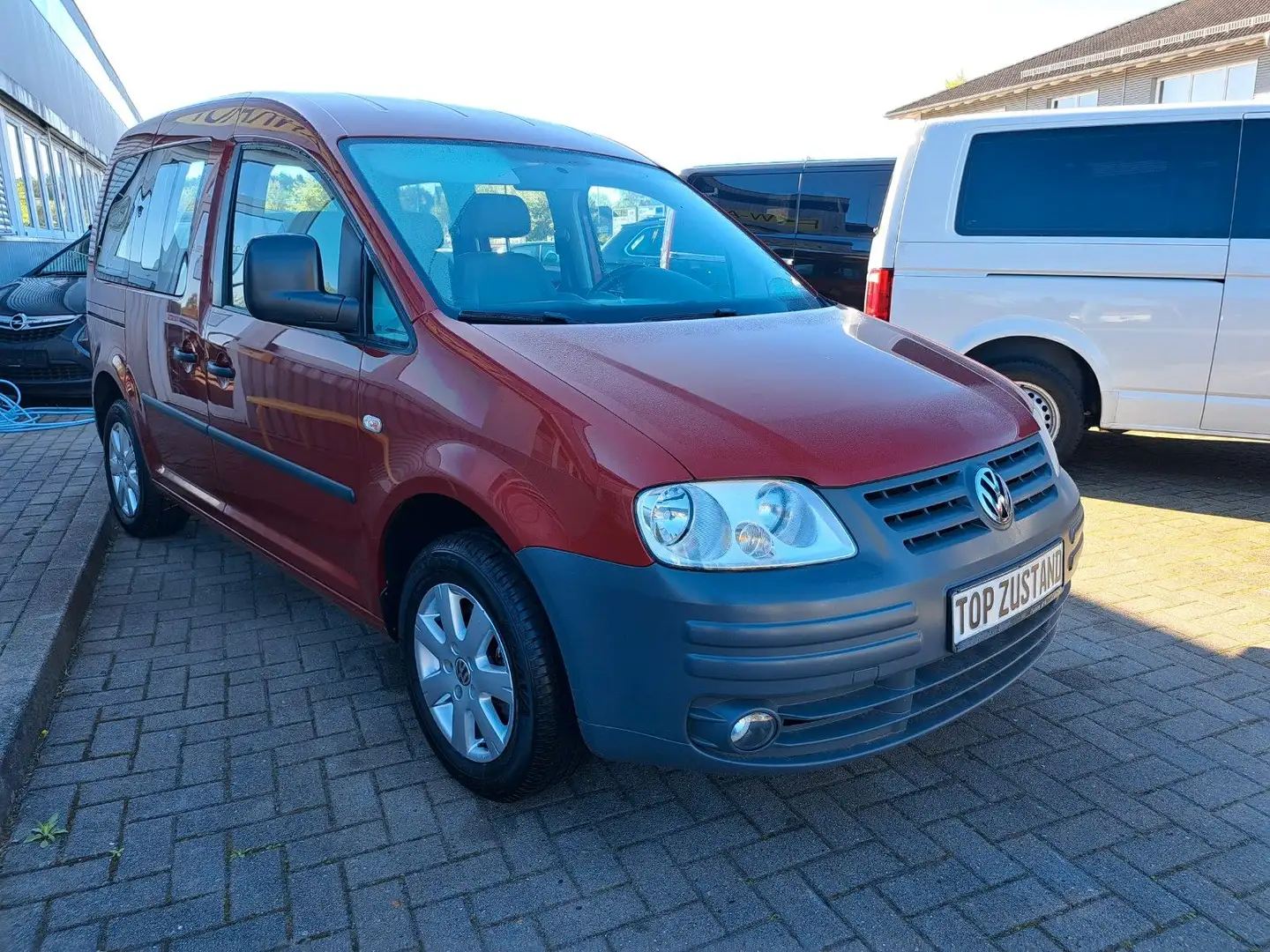 Volkswagen Caddy Life Tüv 04/2026 AHK Rot - 2