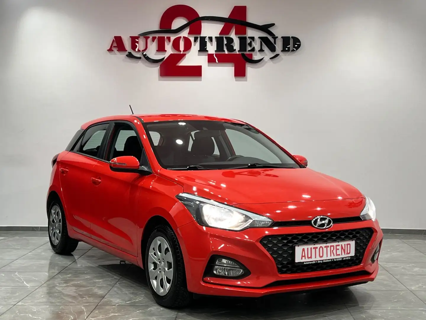Hyundai i20 Trend 1.HAND+88TKM AUTOMATIK+KLIMA+PDC Rot - 2