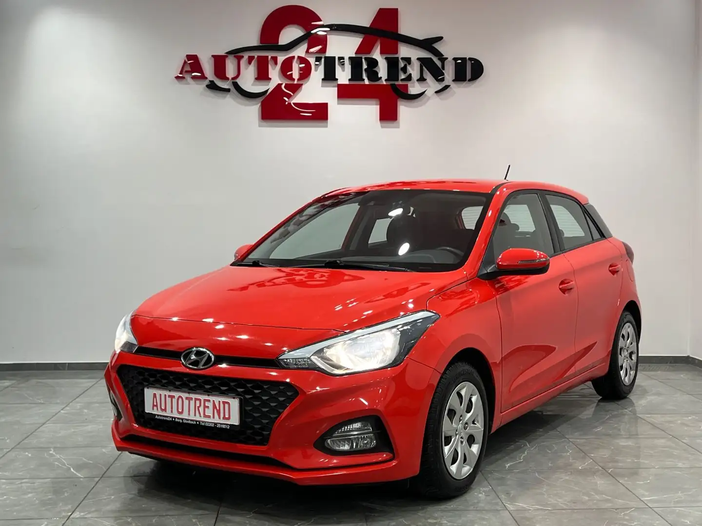 Hyundai i20 Trend 1.HAND+88TKM AUTOMATIK+KLIMA+PDC Rot - 1