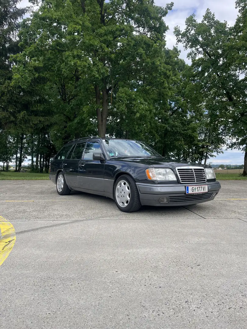 Mercedes-Benz E 320 S124 Kombi Grau - 1