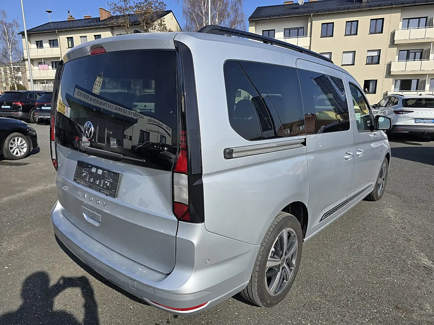 Volkswagen Caddy Maxi 2,0 TDI Move Grau - 2