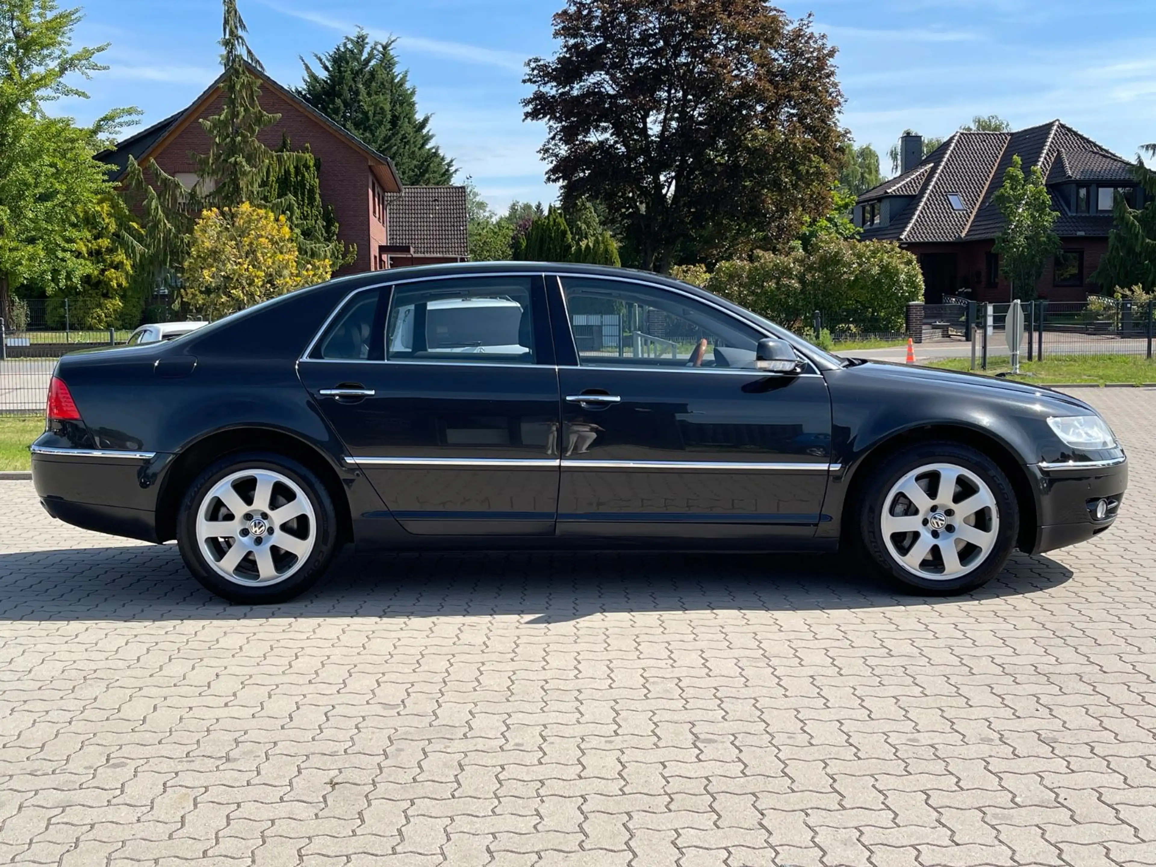 Volkswagen Phaeton V8 4Motion 2HD 18 Zoll 5-Sitzer — photo 5