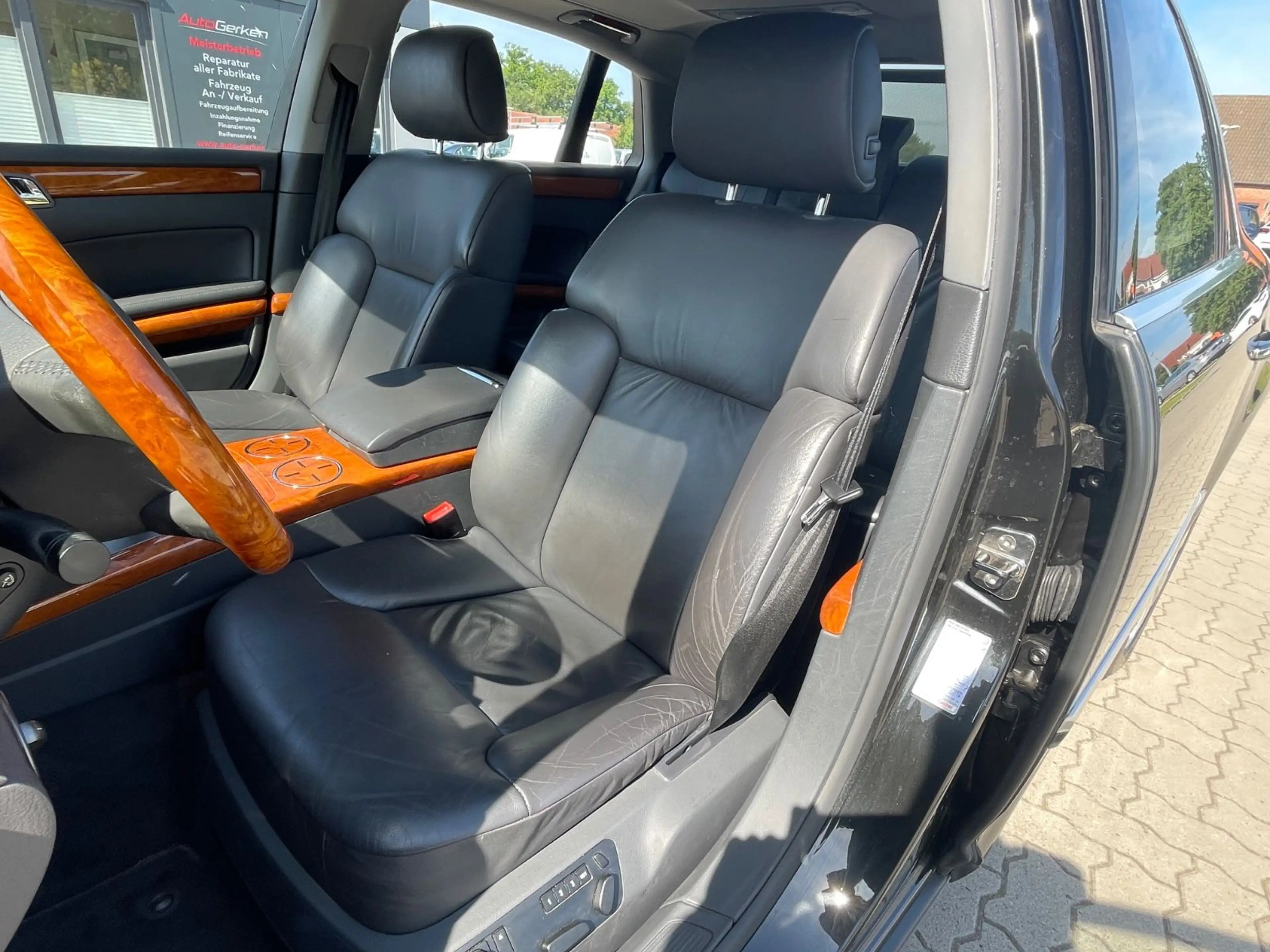 Volkswagen Phaeton V8 4Motion 2HD 18 Zoll 5-Sitzer — photo 12