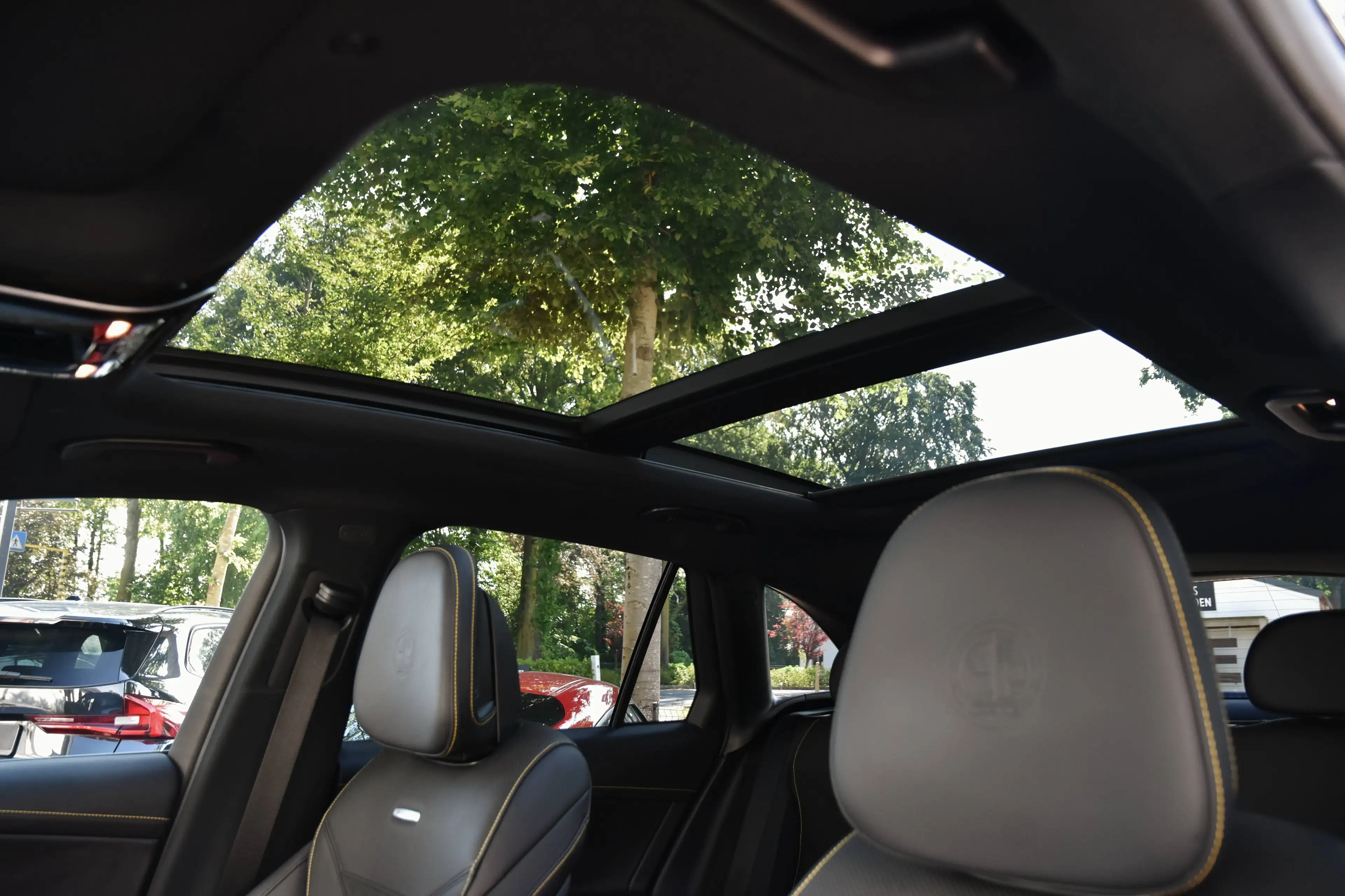 Mercedes-Benz GLC 43 AMG S *** LIKE NEW / FULL OPTION / 1HD *** — photo 15