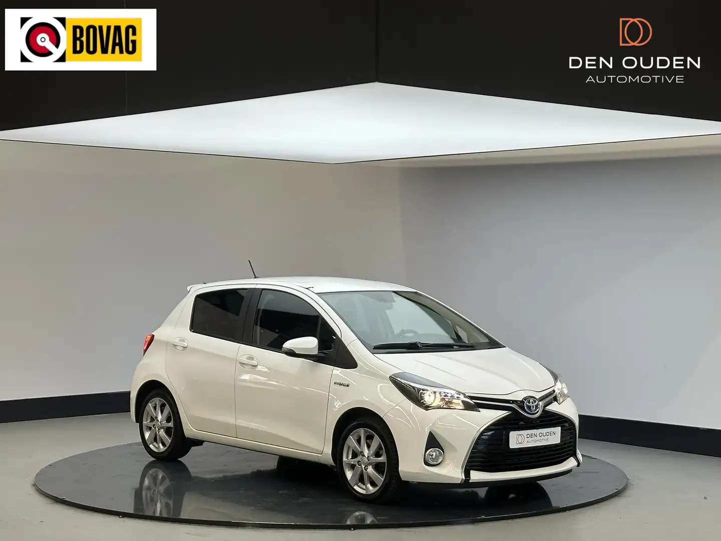 Toyota Yaris 1.5 Hybrid Comfort Automaat | LM Velgen |Cam achte Wit - 1