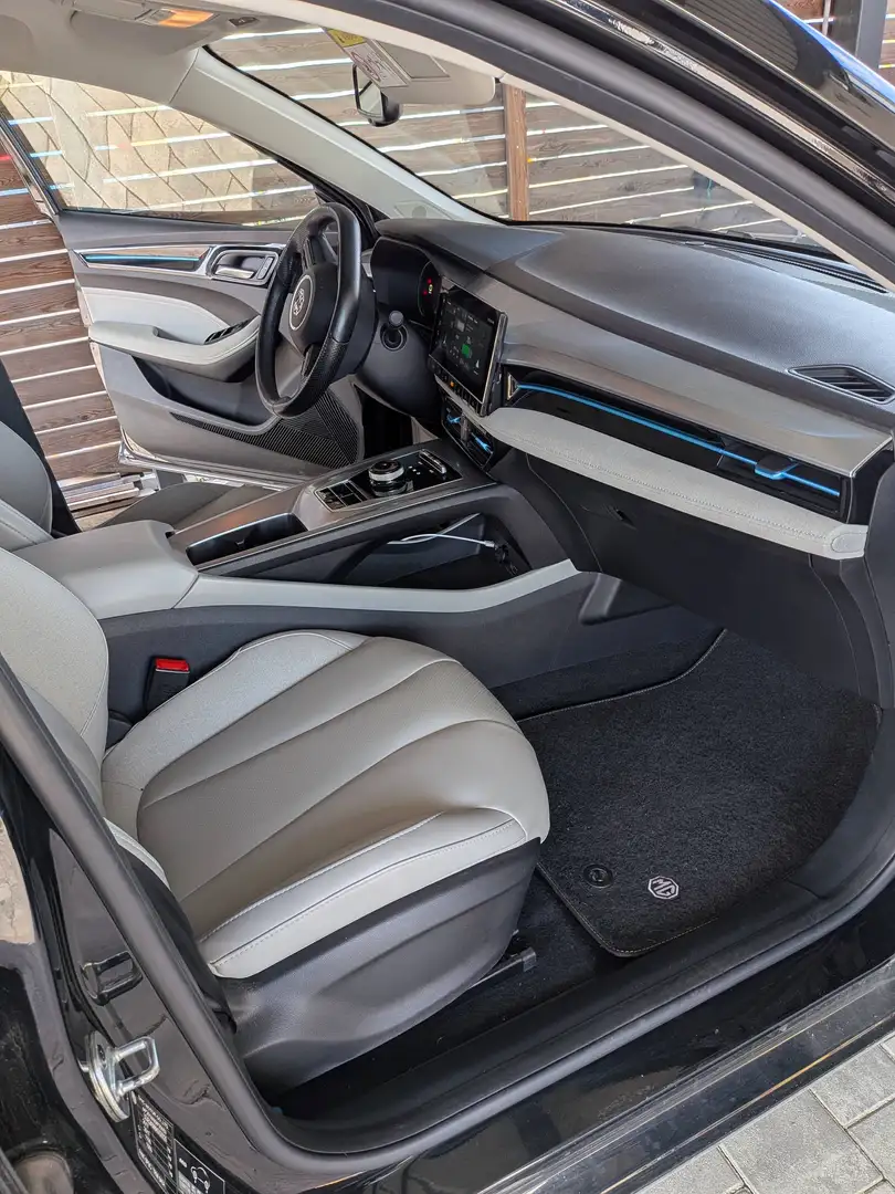 MG MG5 MG5 EV Luxury 61,1 kWh Maximal Reichweite Luxury Schwarz - 2