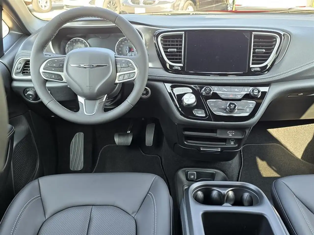Chrysler Pacifica photo Chrysler Pacifica