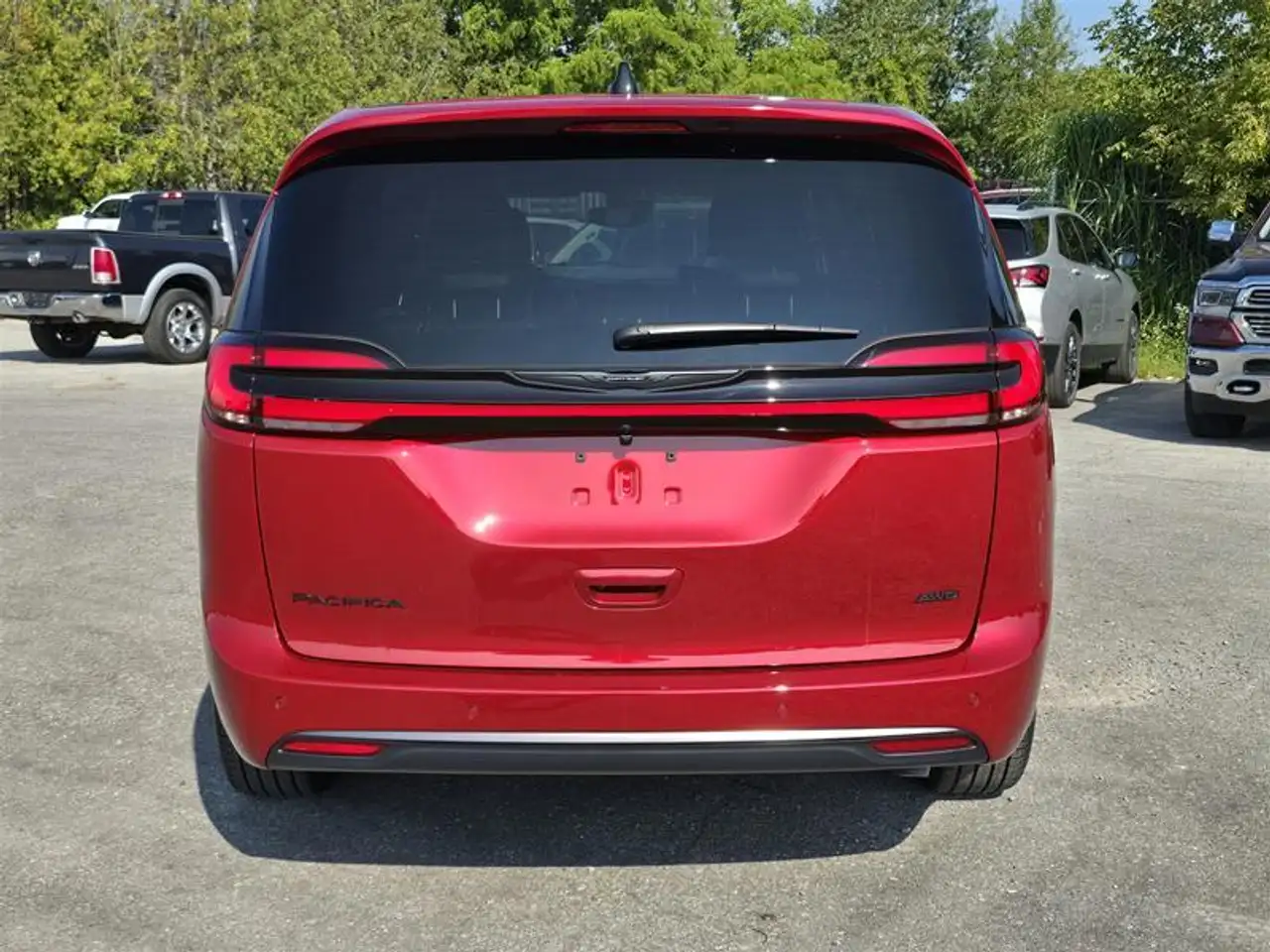 Chrysler Pacifica photo Chrysler Pacifica