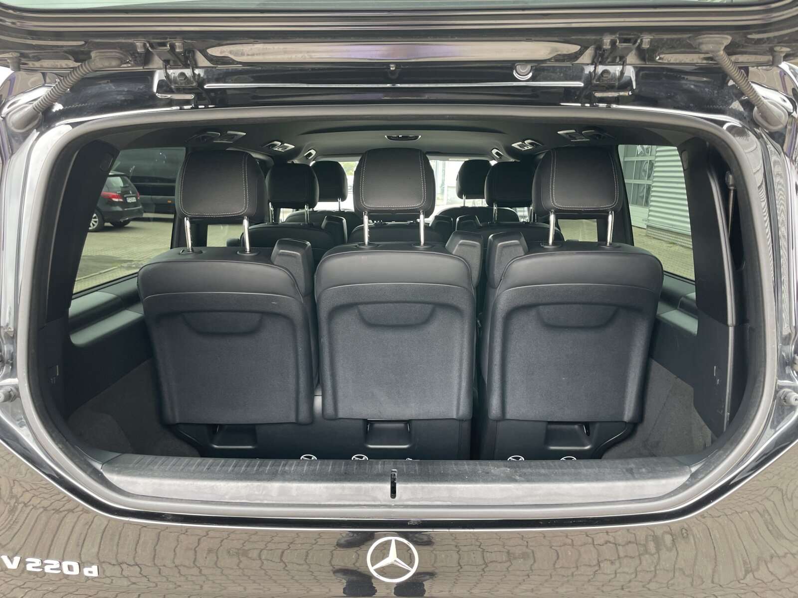 Mercedes-Benz V 220