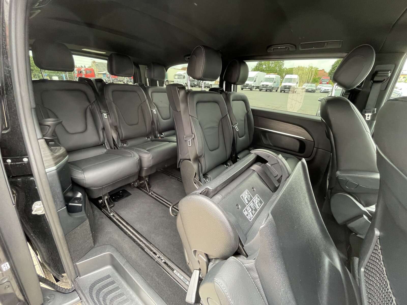 Mercedes-Benz V 220
