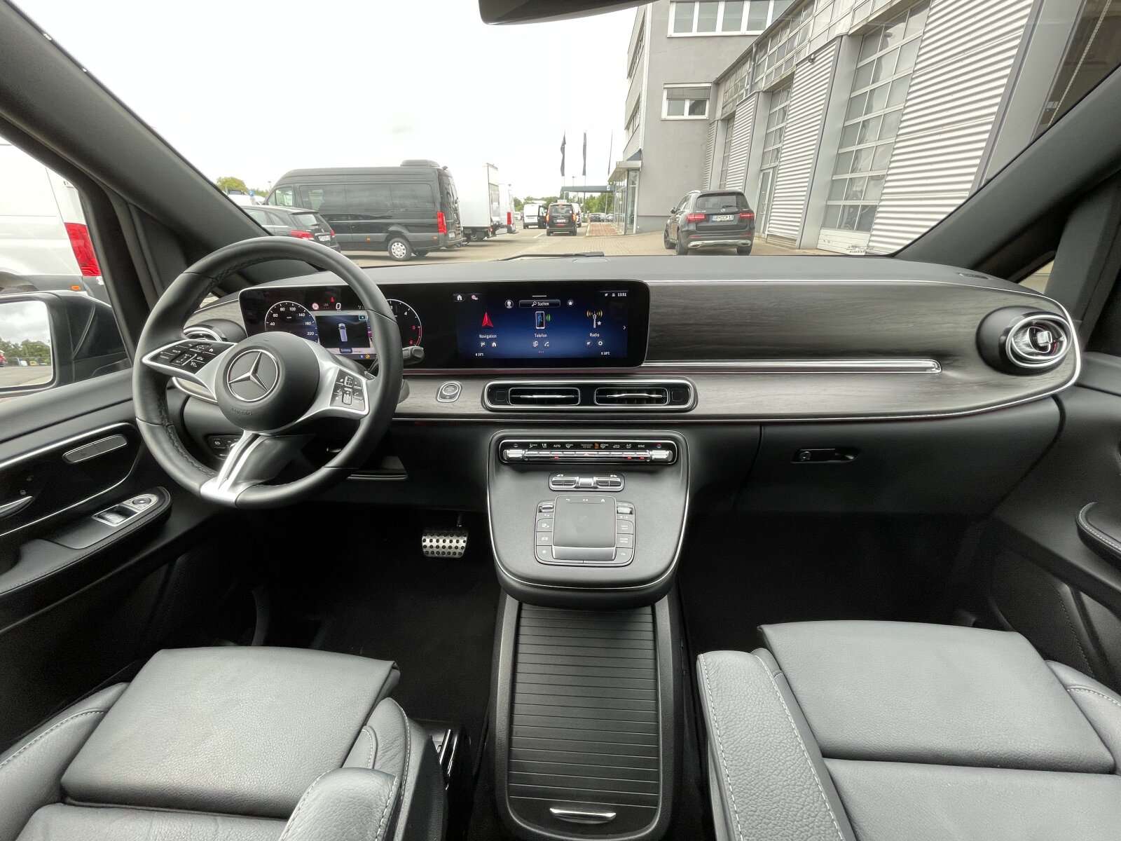 Mercedes-Benz V 220