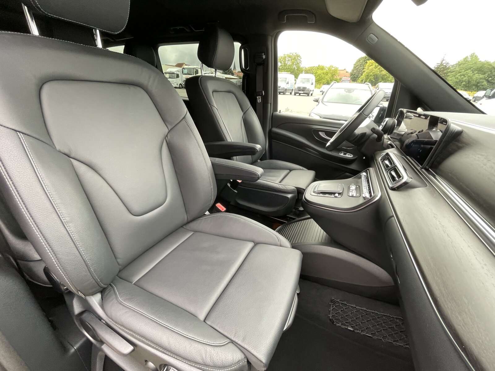 Mercedes-Benz V 220