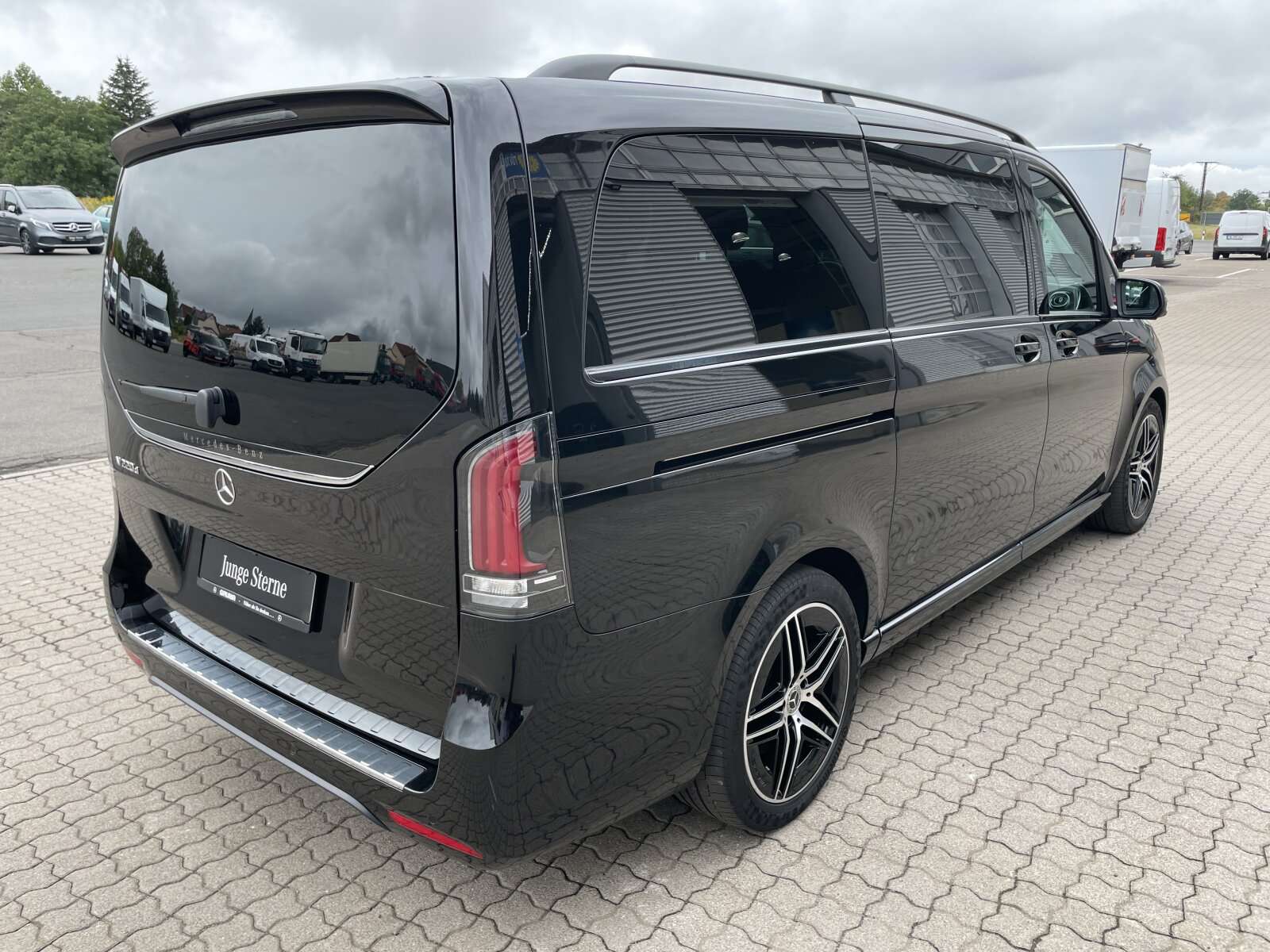 Mercedes-Benz V 220