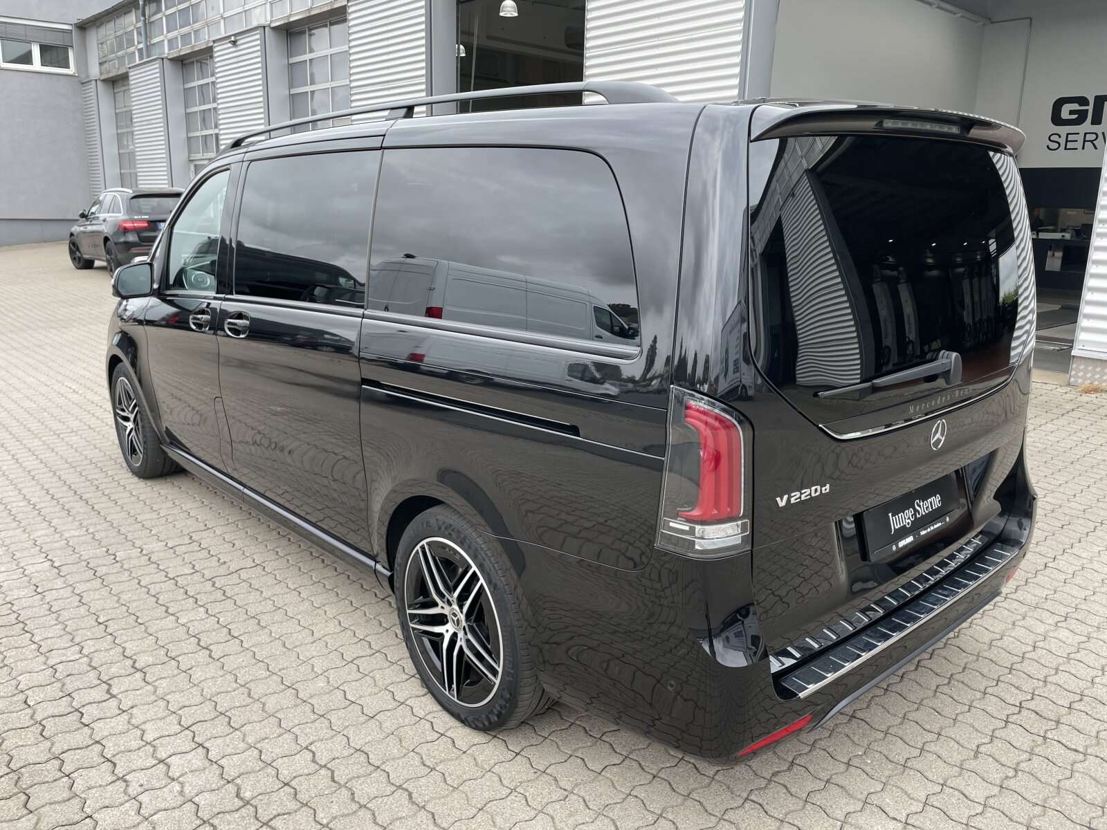 Mercedes-Benz V 220
