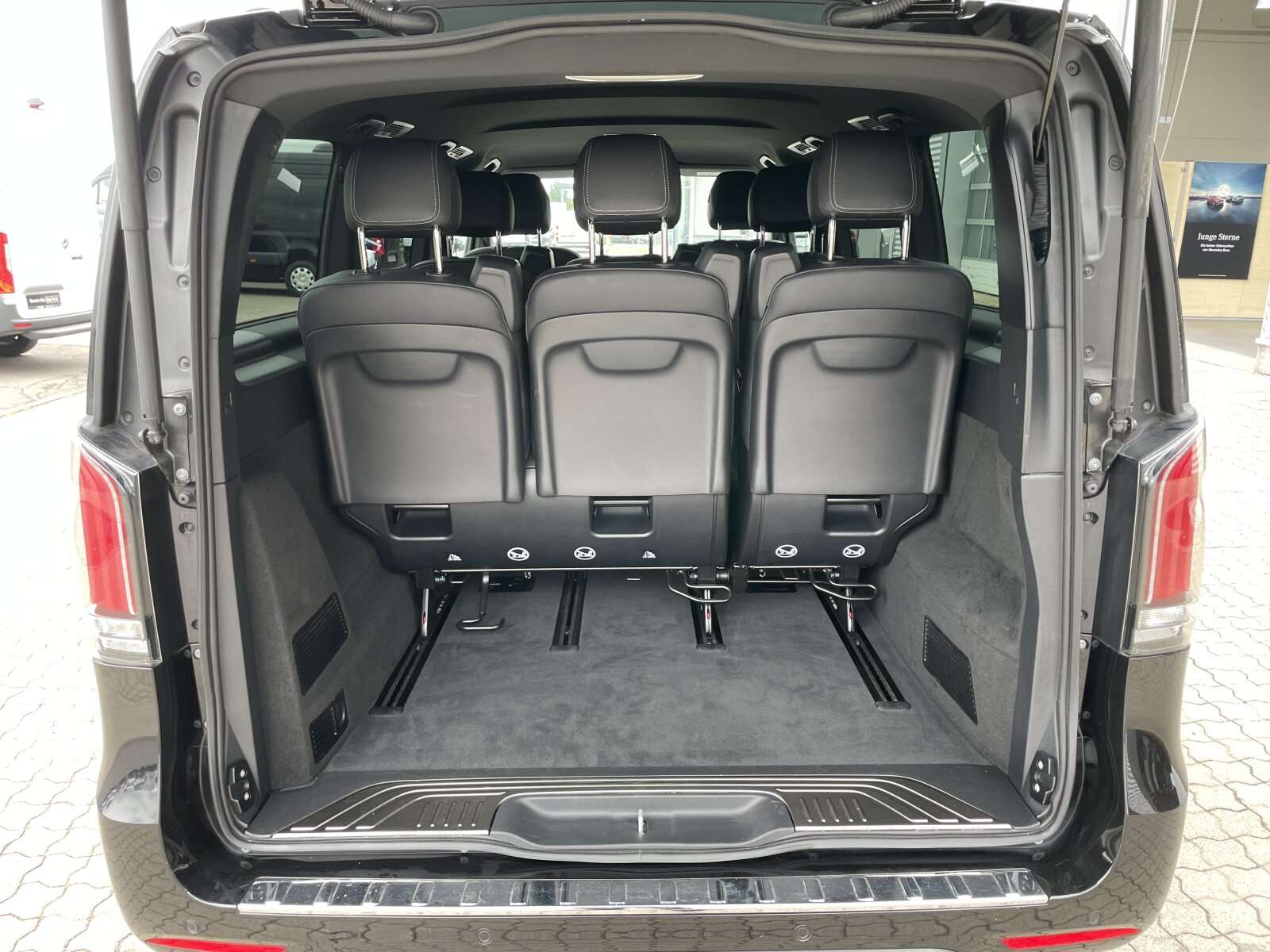 Mercedes-Benz V 220