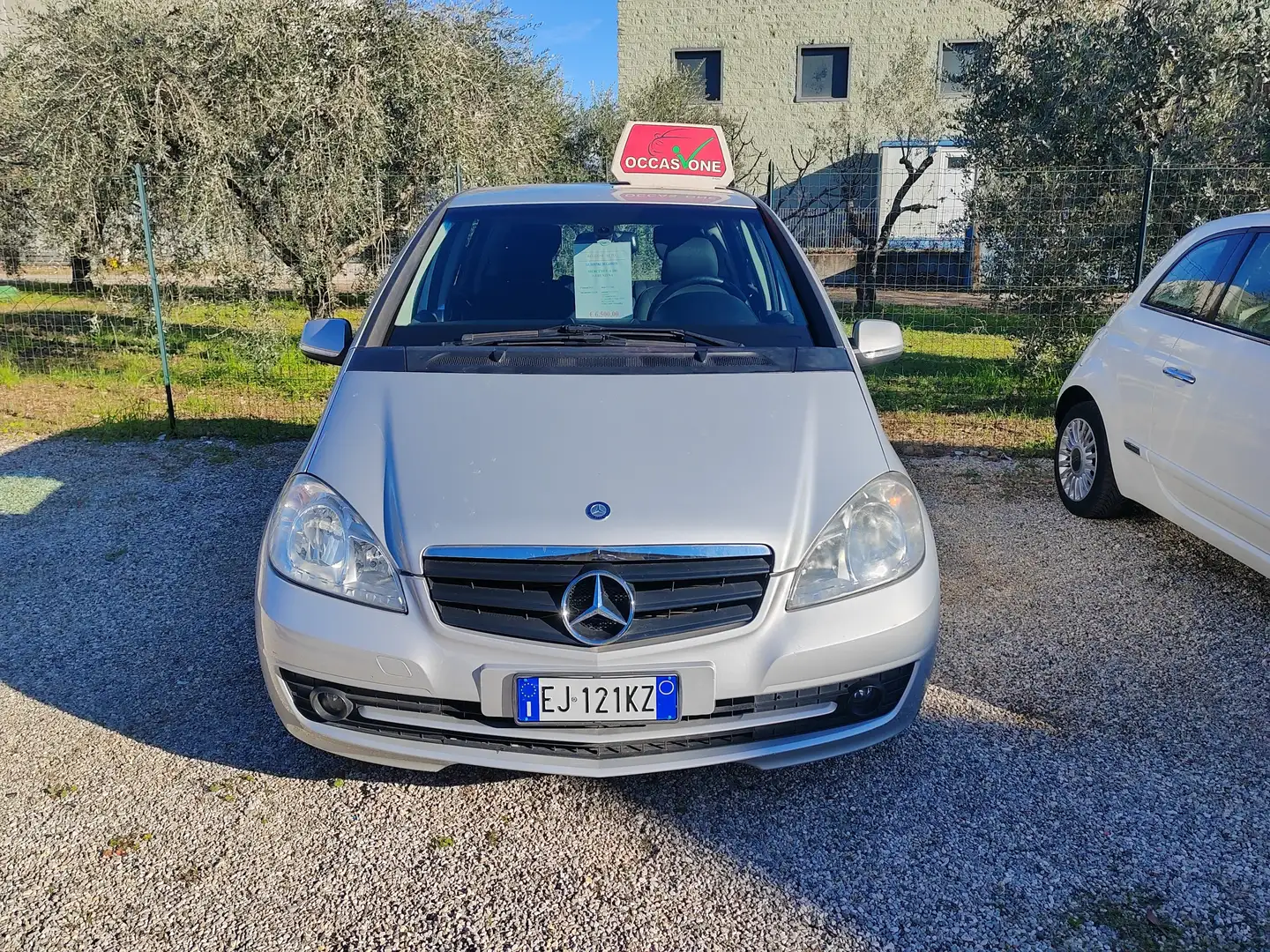 Mercedes-Benz A 180 BE STYLE Plateado - 1