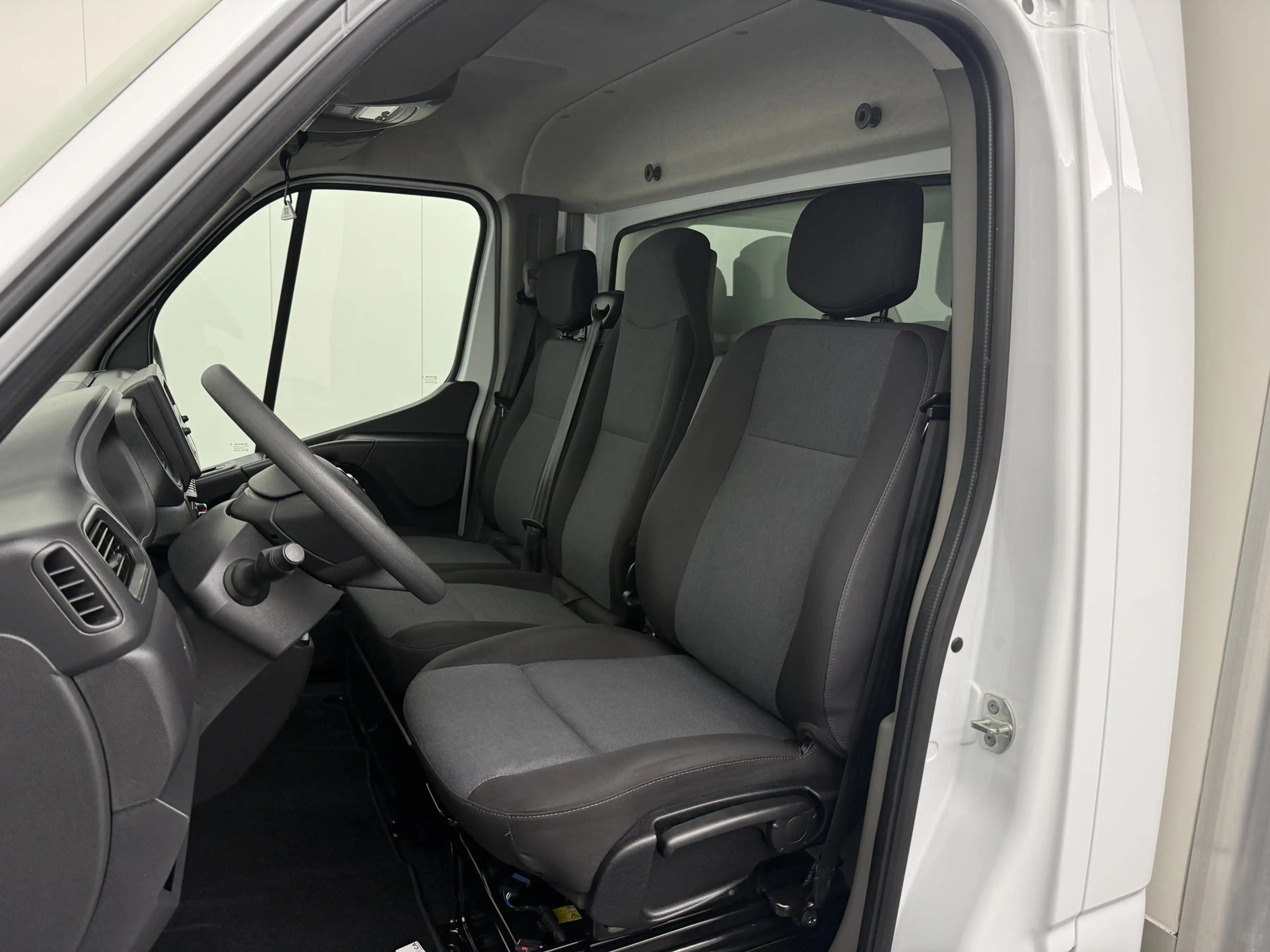 Nissan Interstar 2.3DCI 165PK Dubbellucht Bakwagen+Laadklep | Daksp — photo 20