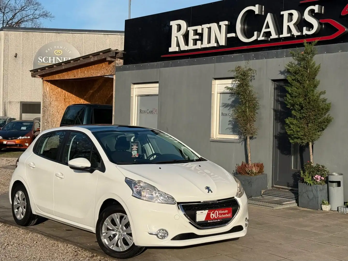 Peugeot 208 1.2 Active/II.HD/PANO/NAVI/TEMPOM/SHZ/MFL/ Wit - 1