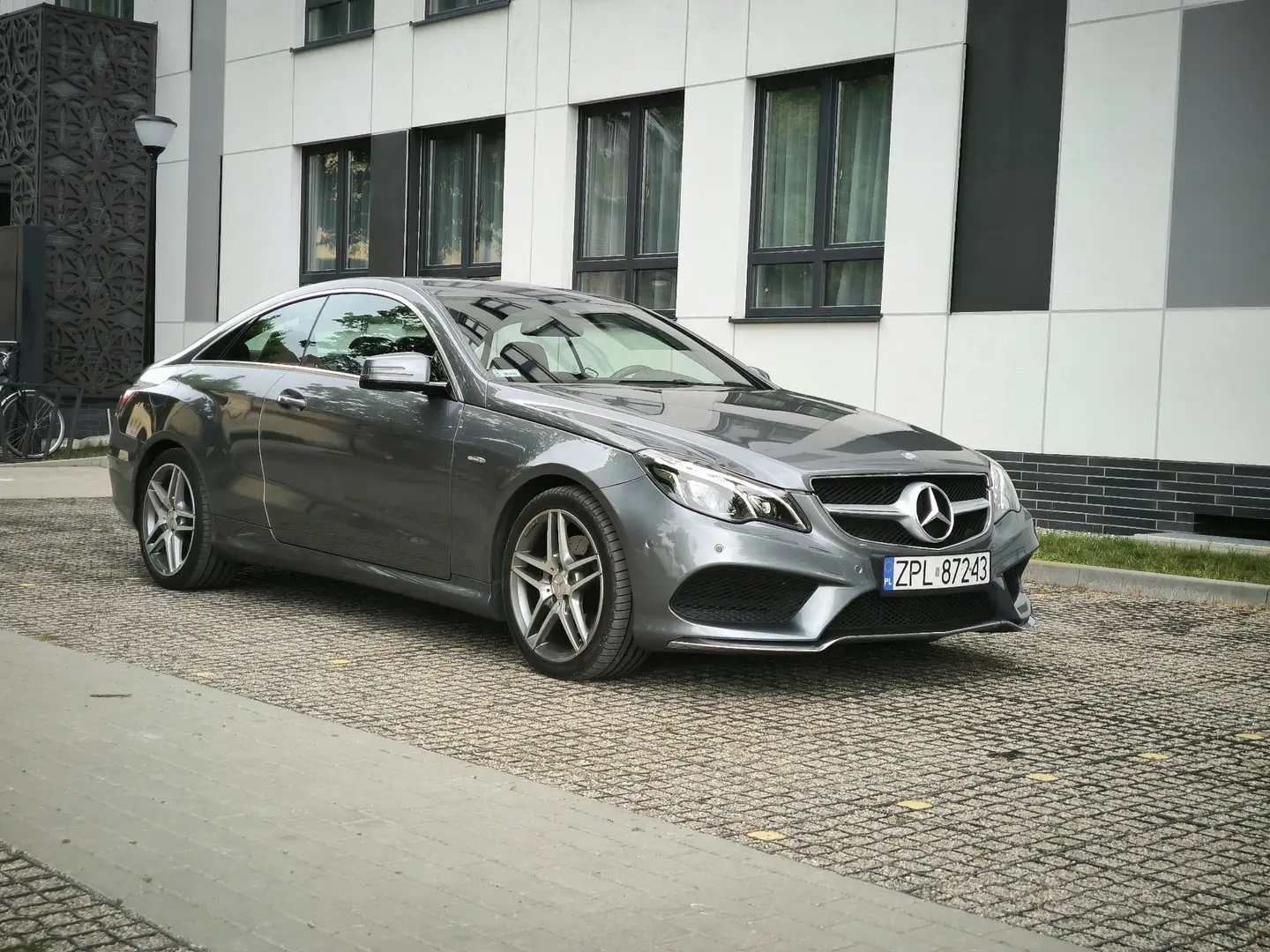 Mercedes-Benz E 200 Coupe 7G-TRONIC Sport Edition - 2
