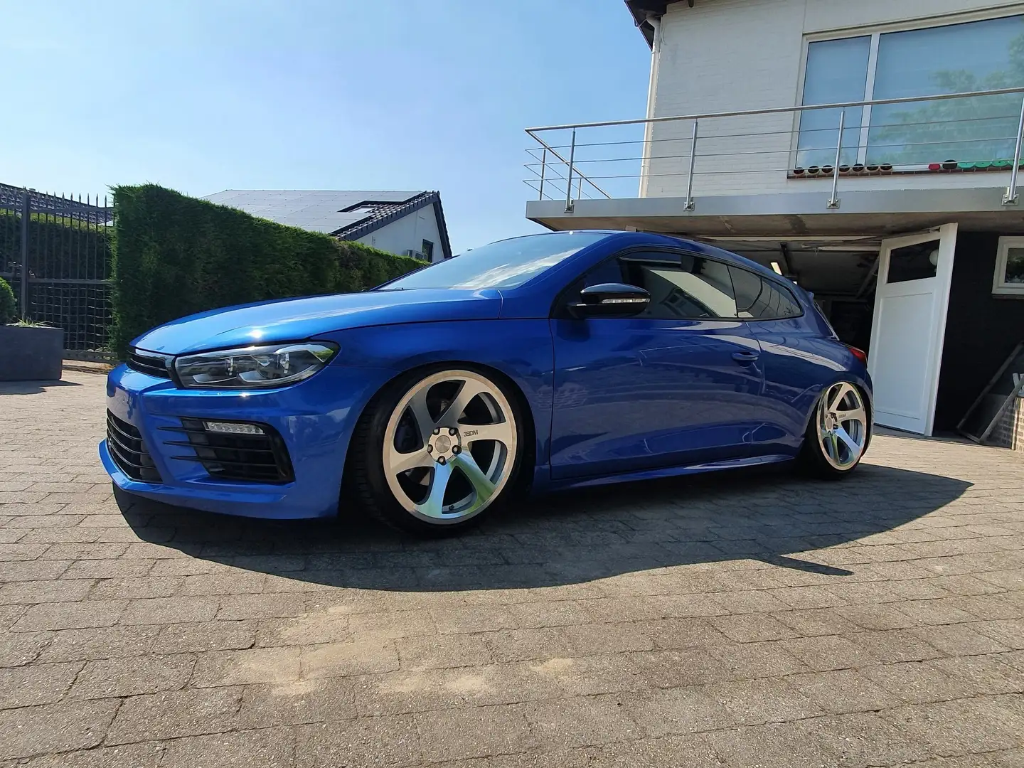 Volkswagen Scirocco 2.0 Turbo DSG R-Line op Air-Ride Kék - 1