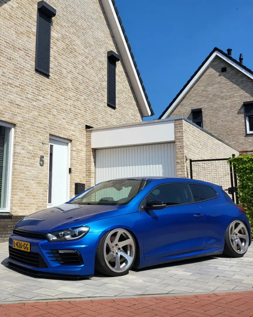 Volkswagen Scirocco 2.0 Turbo DSG R-Line op Air-Ride Blauw - 1