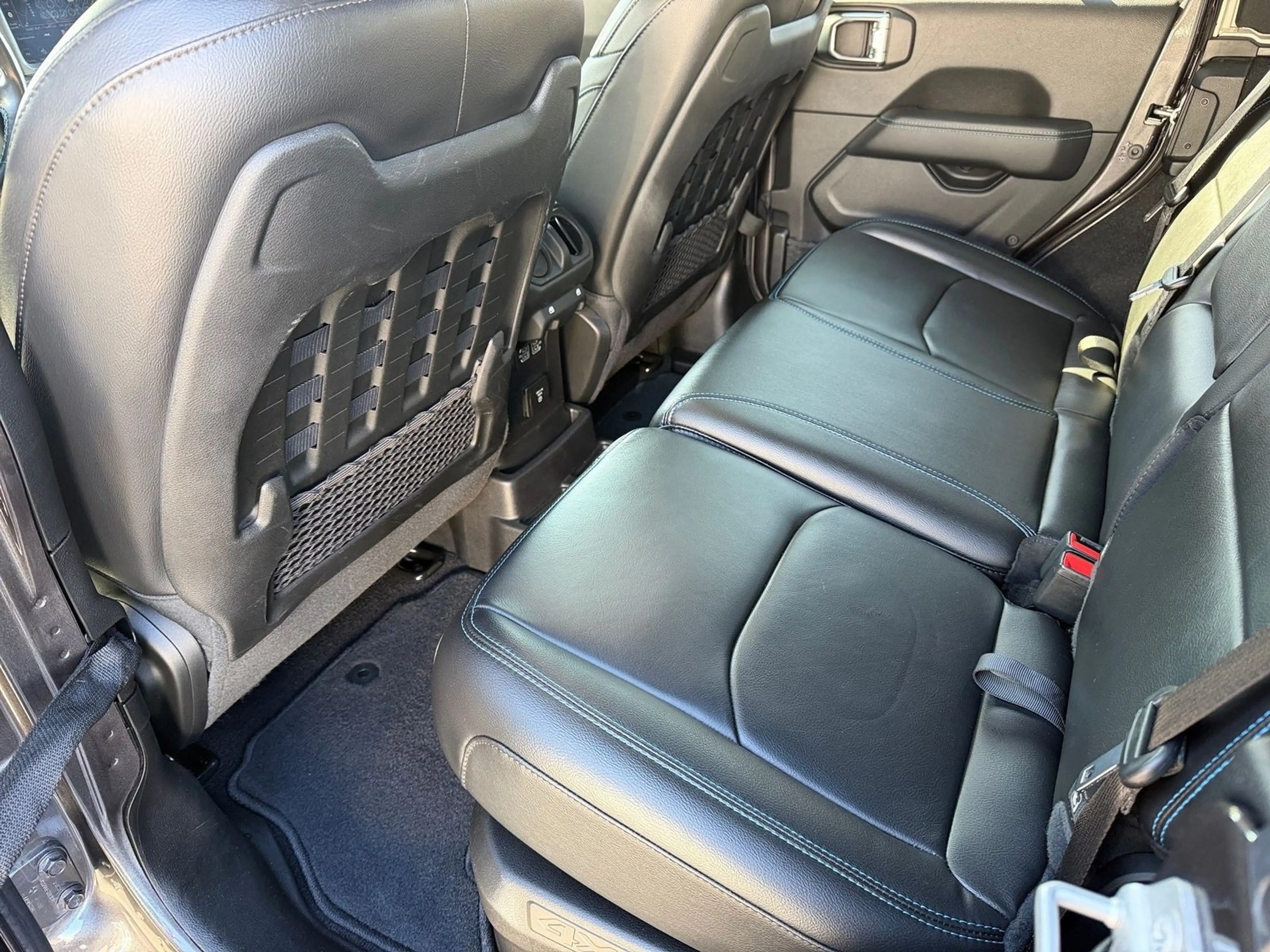 Jeep Wrangler Plug-In Hybrid Rubicon Unlimited 4xe — photo 14