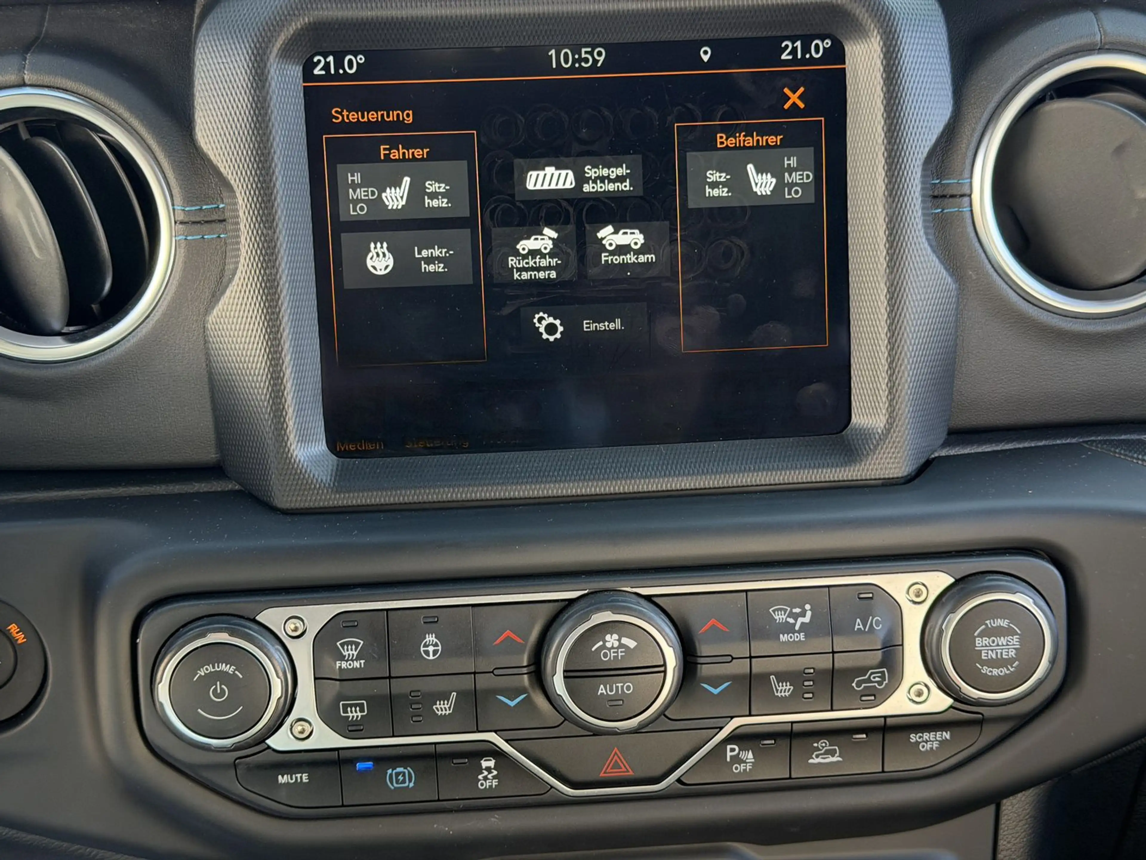 Jeep Wrangler Plug-In Hybrid Rubicon Unlimited 4xe — photo 12