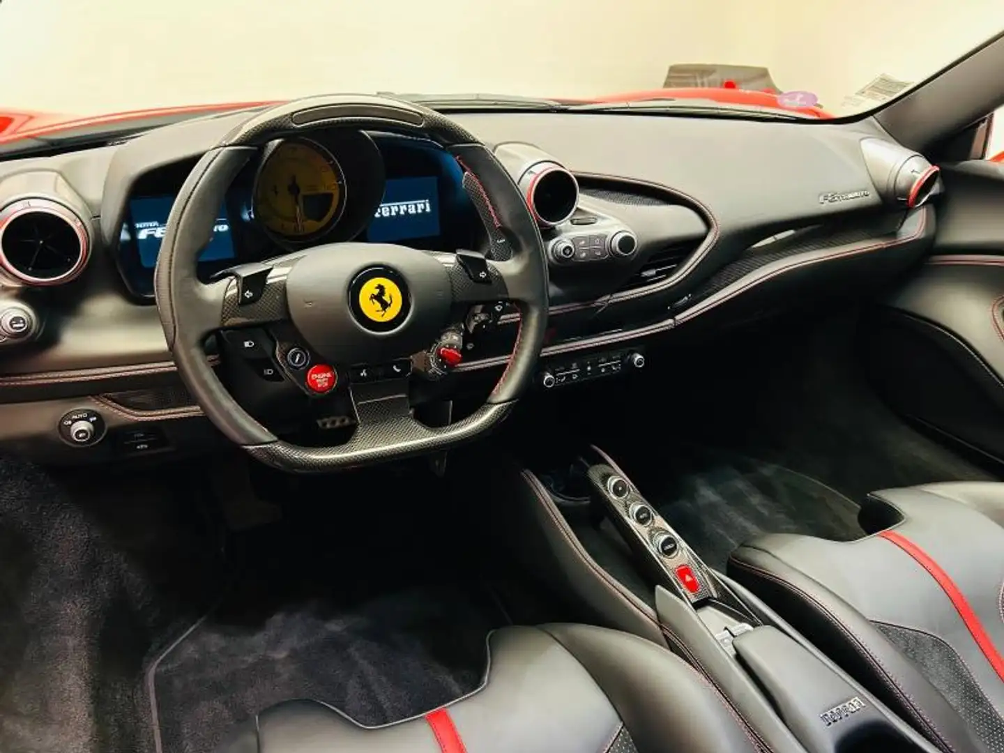 Ferrari F8 Tributo COUPE Rouge - 2