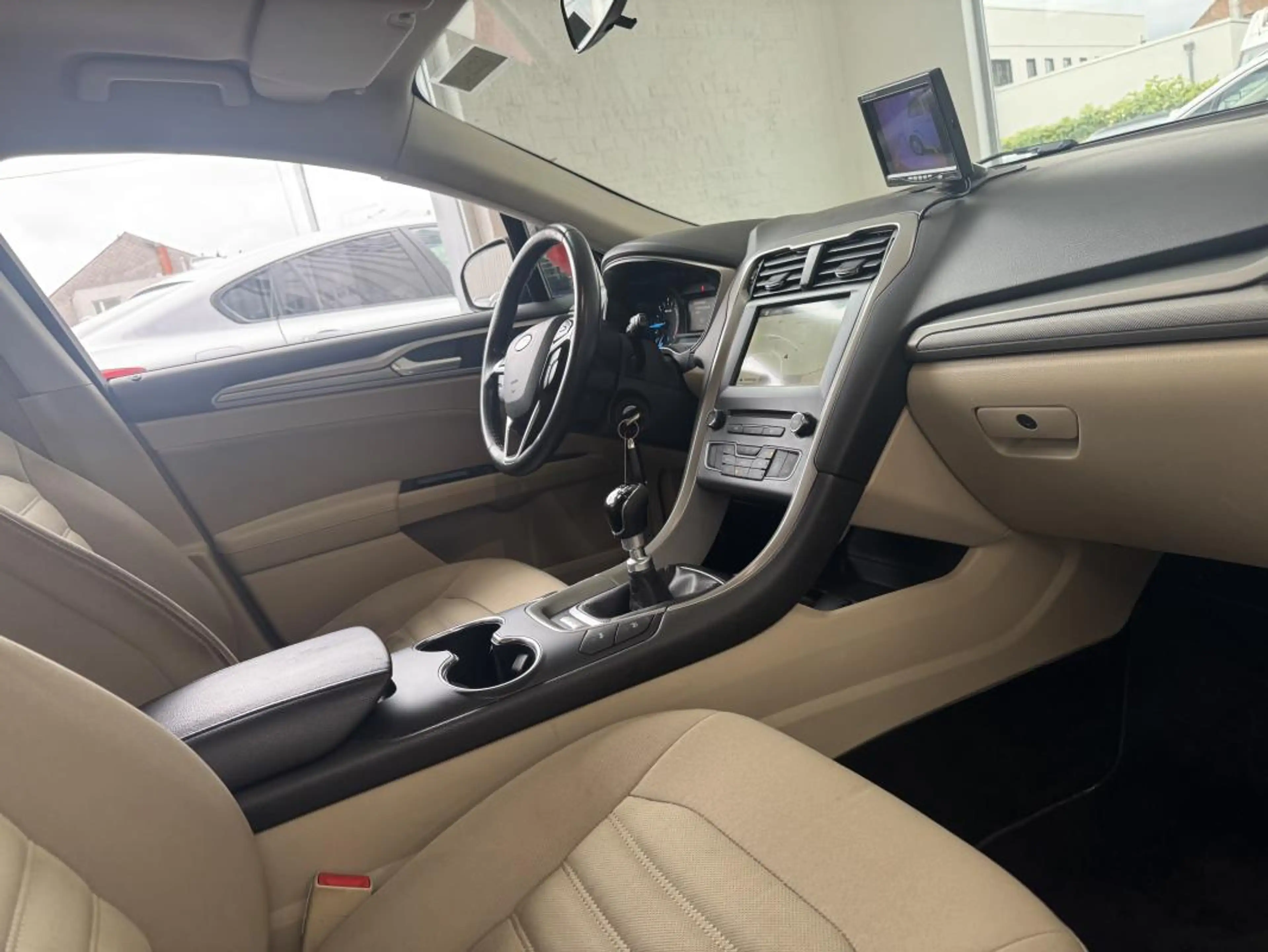 Ford Mondeo SW 1.5TDCI 120CH GAR 12M — photo 7