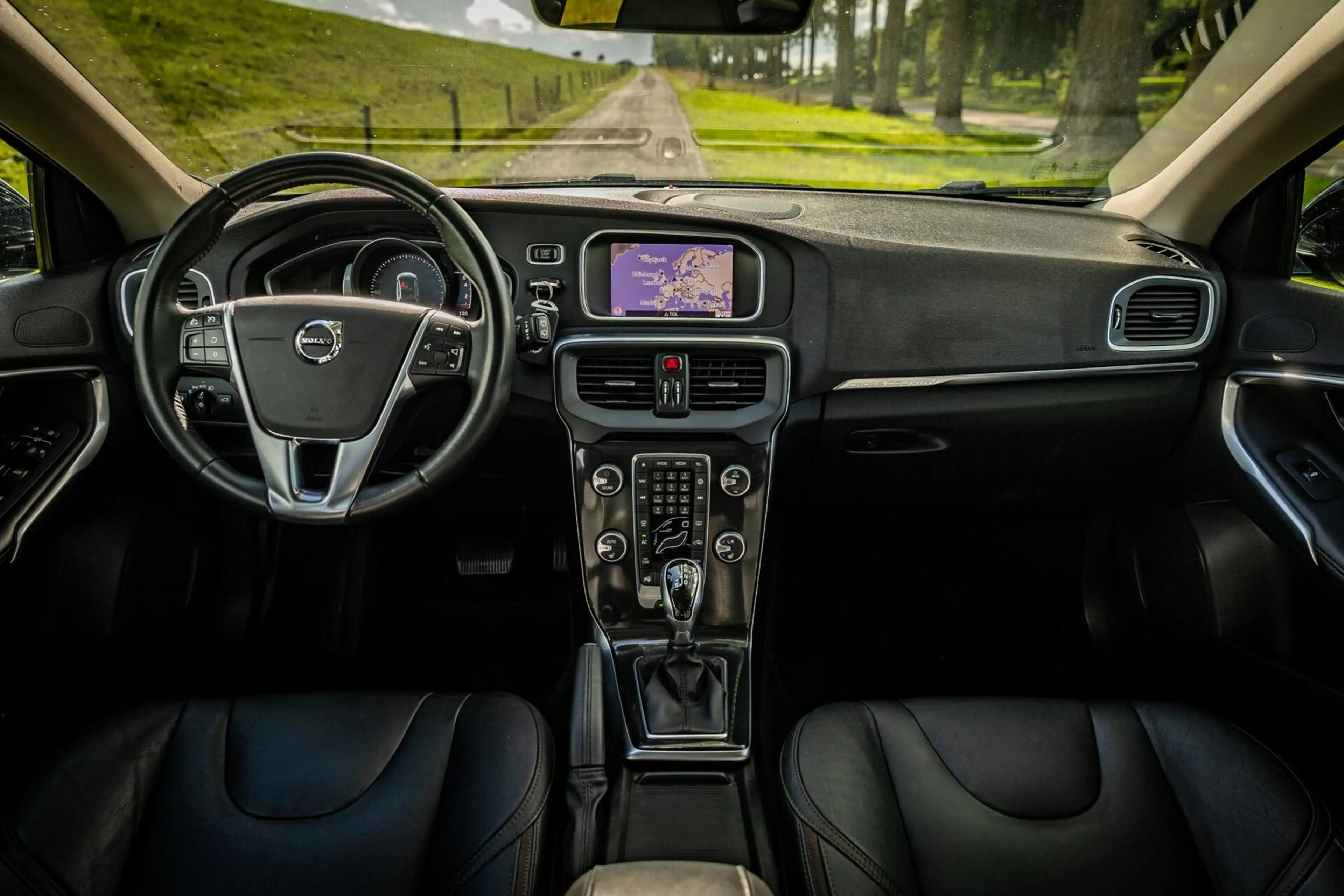 Volvo V40 Cross Country 1.5 T3 Polar+ Luxury|Dealeronderhoud — photo 2