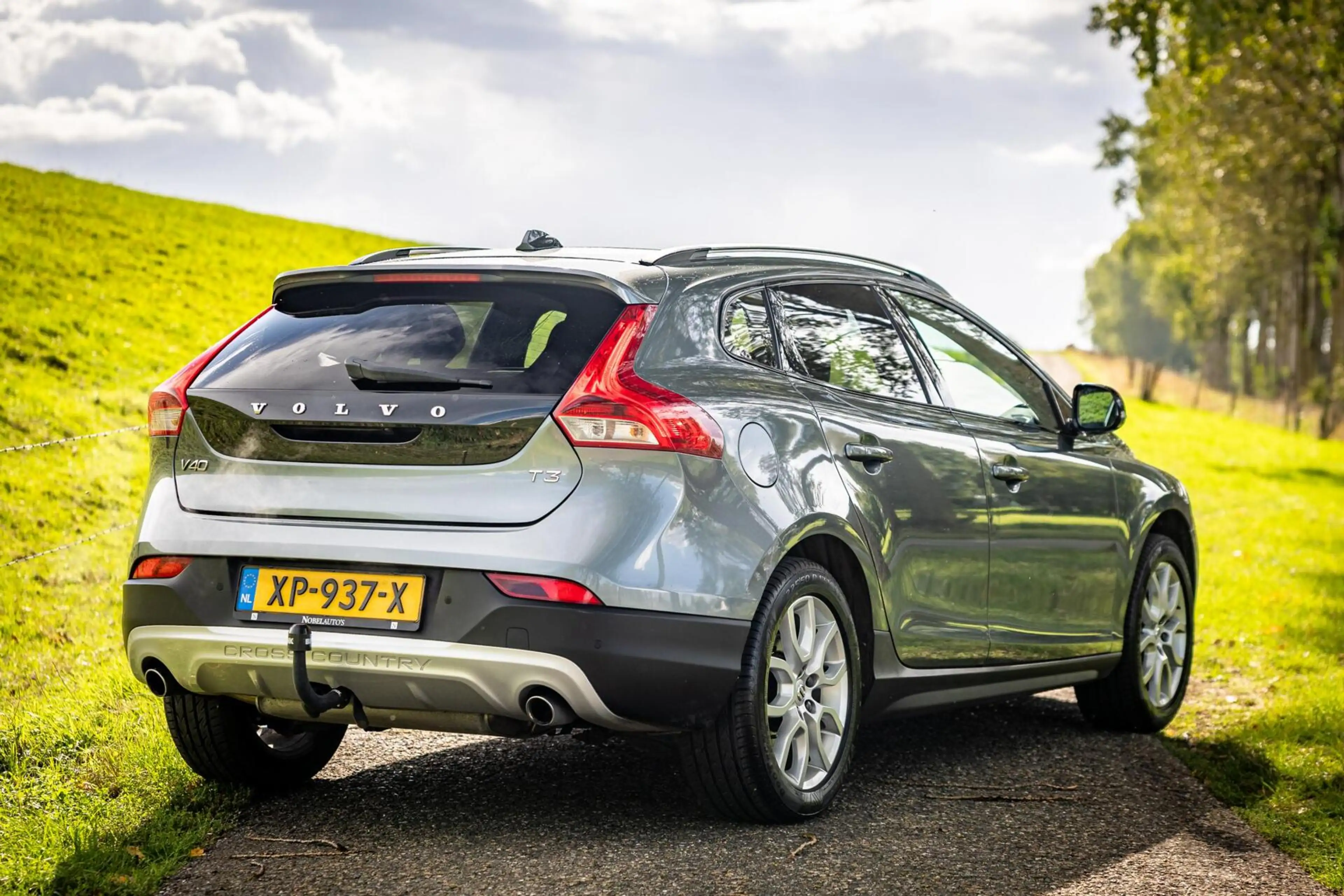 Volvo V40 Cross Country 1.5 T3 Polar+ Luxury|Dealeronderhoud — photo 3