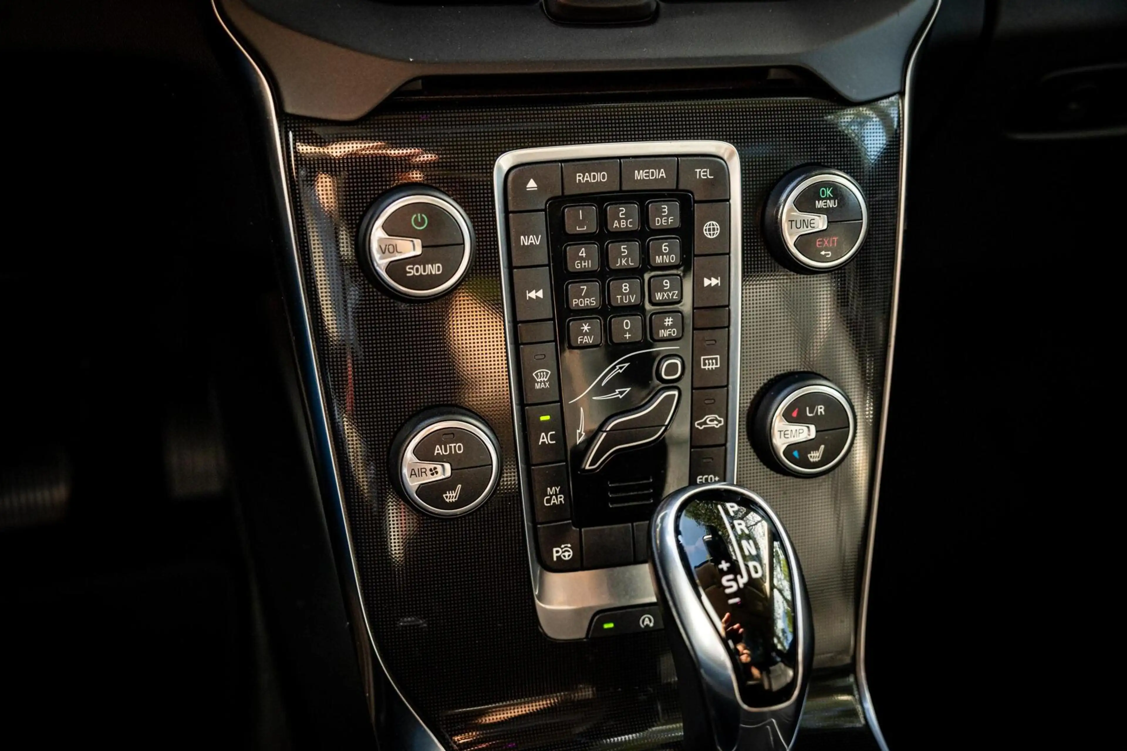 Volvo V40 Cross Country 1.5 T3 Polar+ Luxury|Dealeronderhoud — photo 34