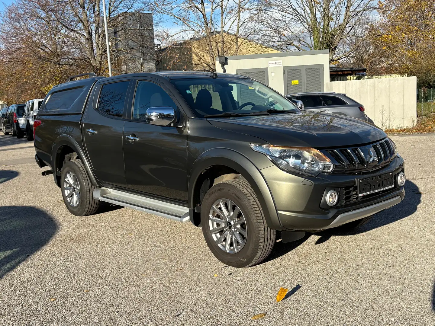 Mitsubishi L200 2,4 DI-D 4WD DK Intense Grün - 1