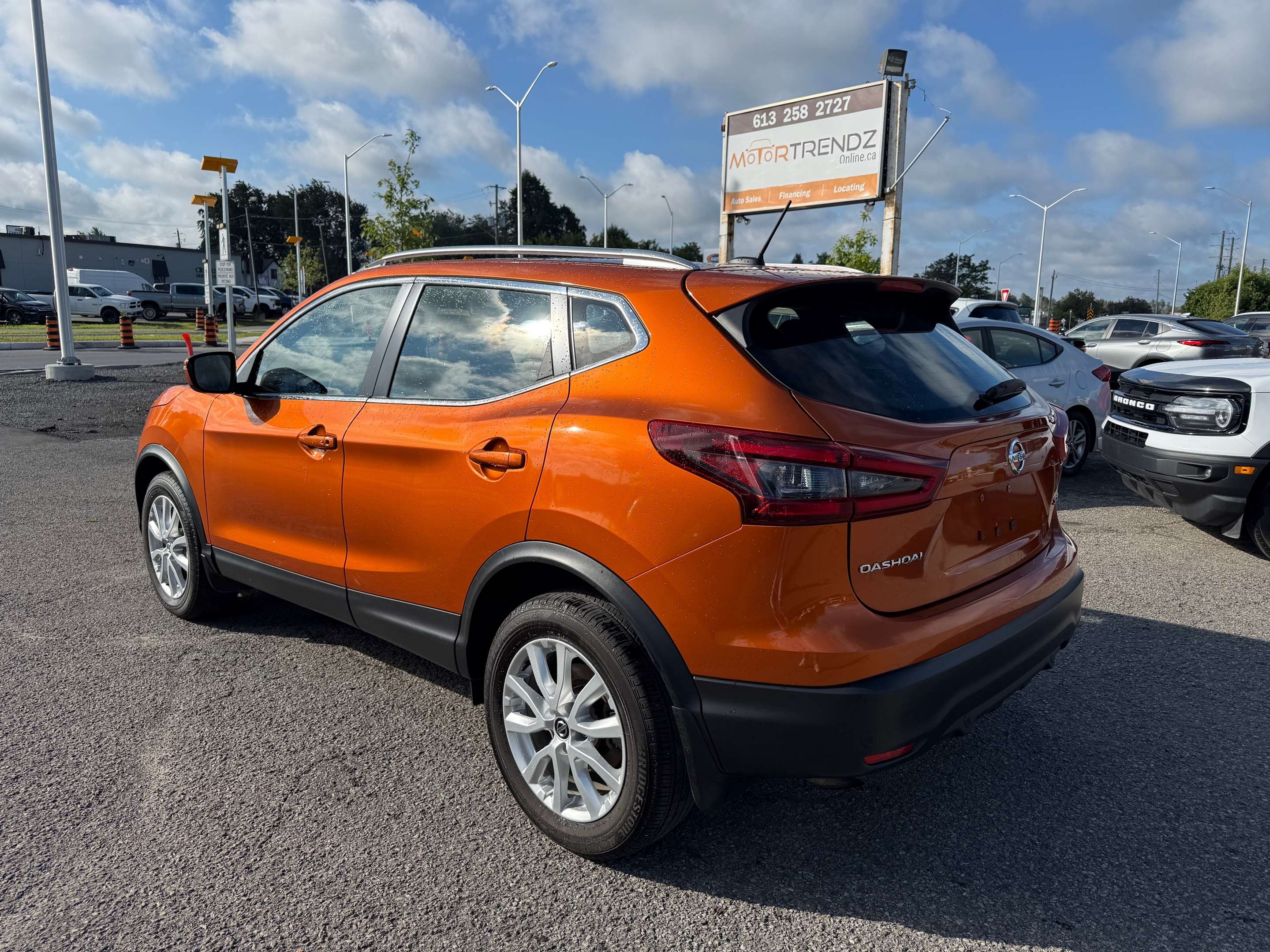 2021 Nissan Qashqai SV Sunroof! CarPlay! Heat Steering! — снимка 1