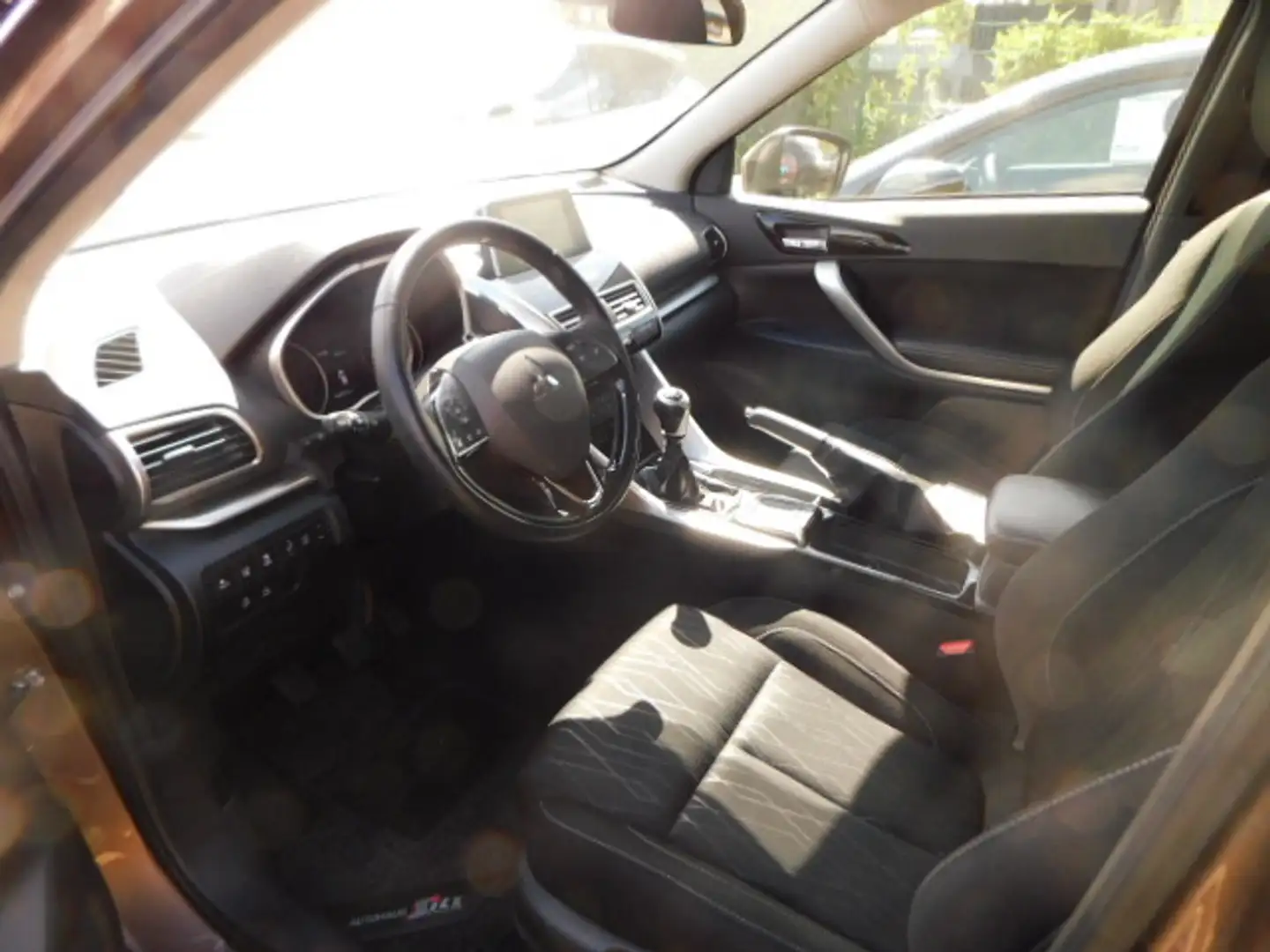 Mitsubishi Eclipse Cross Intro Edition 2WD Marrón - 2