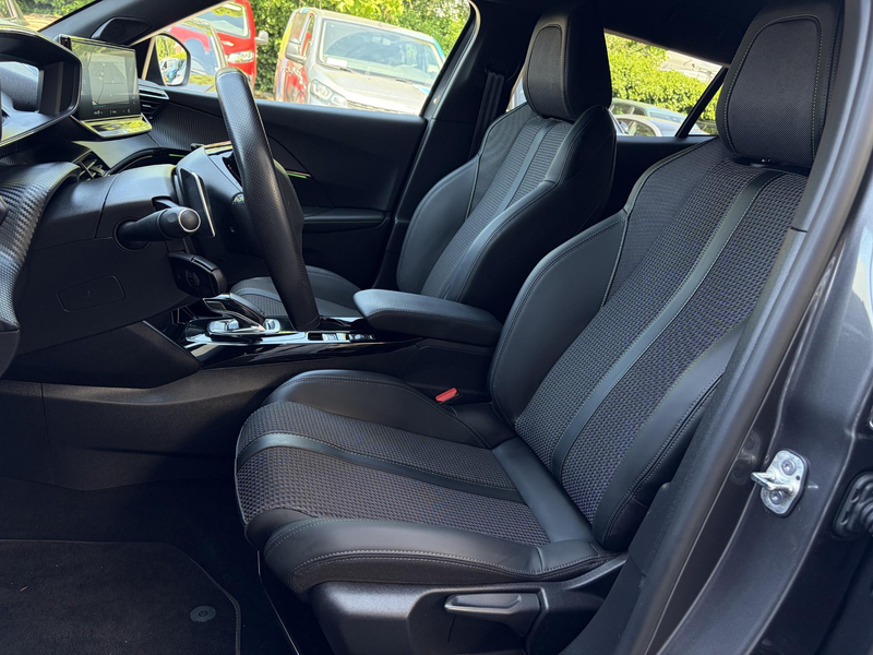 Peugeot 2008 GT 1.2 Turbo 130pk EAT8 | TREKHAAK | NAVI | DODEHO — photo 14