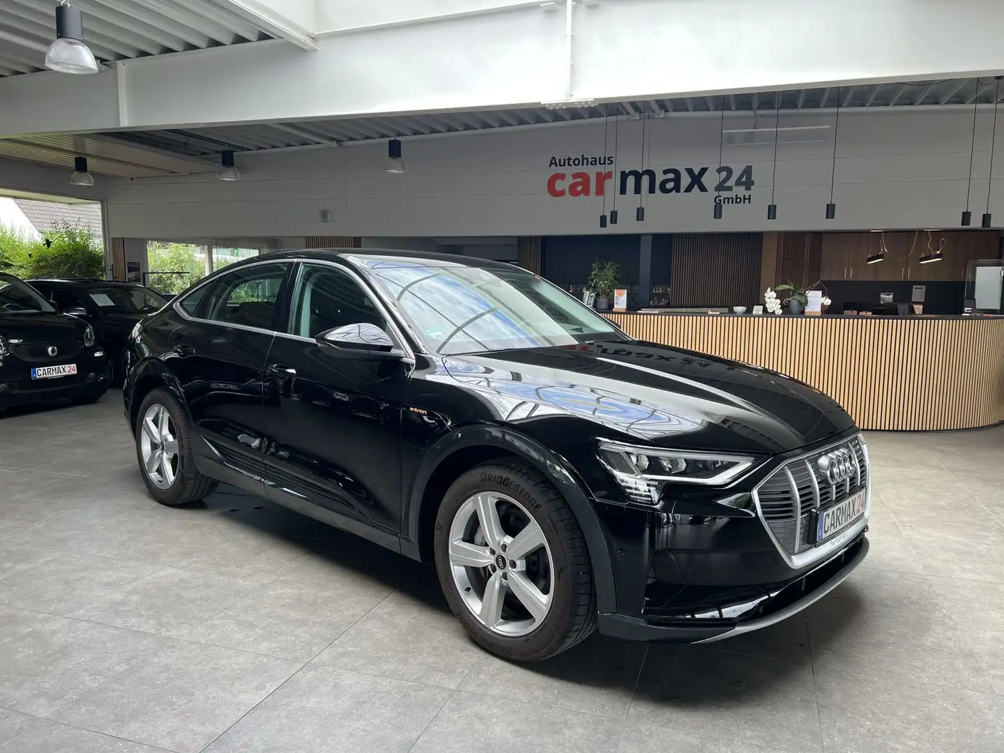 AUDI E-tron