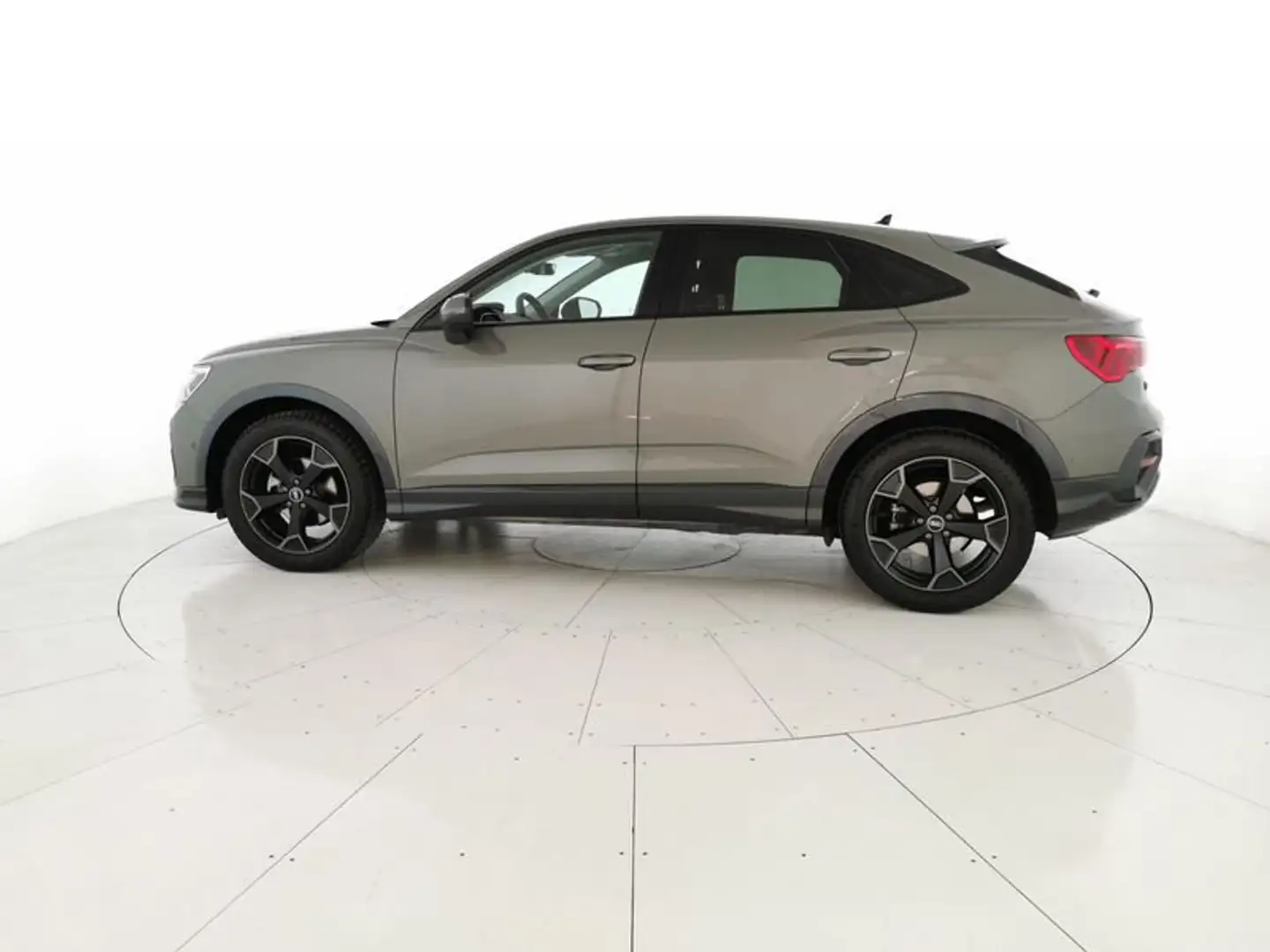 Audi Q3 Sportback 35 1.5 tfsi Business Plus Grigio - 2