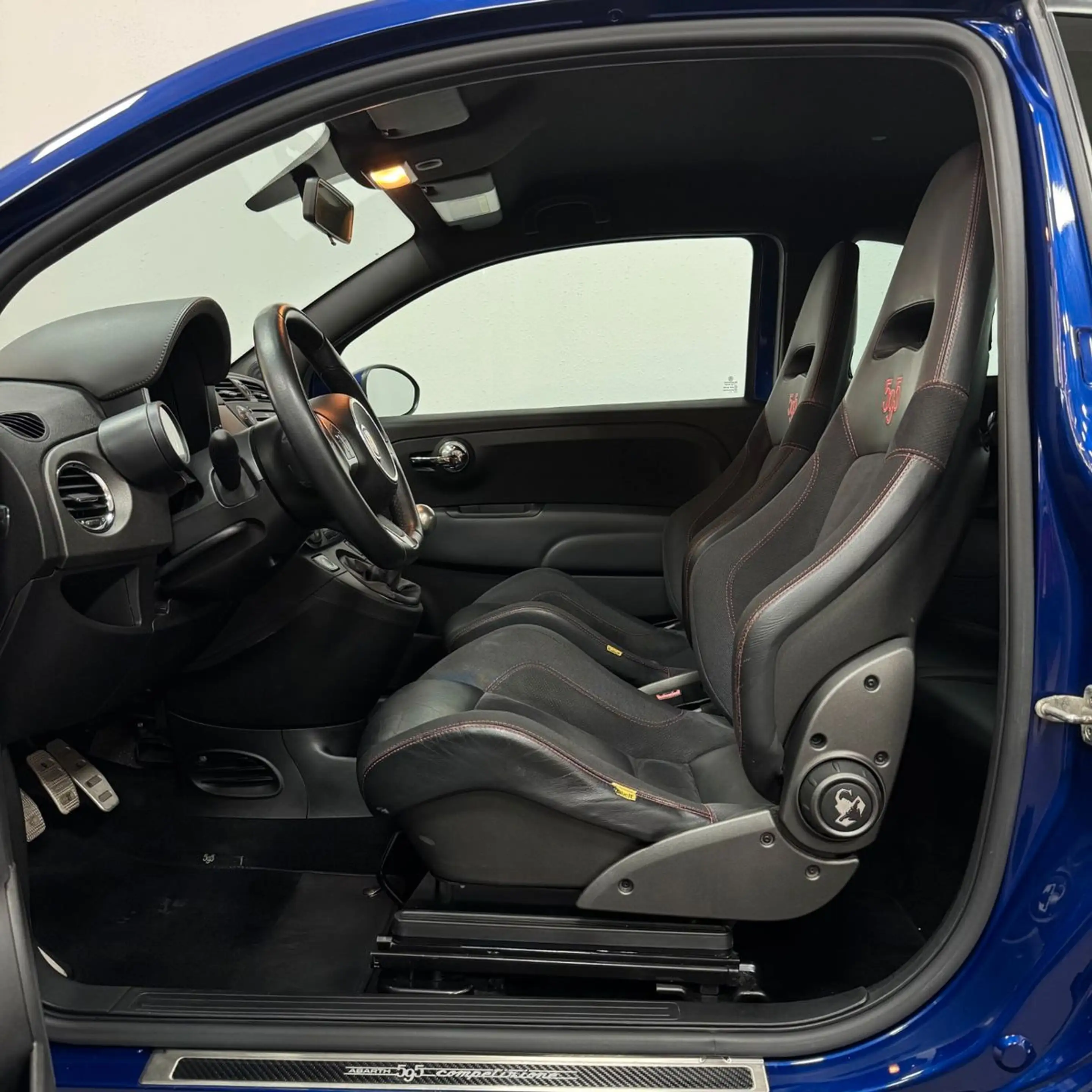 Abarth 500 595 Competizione — photo 12