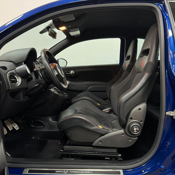 Abarth 500 595 Competizione — photo 12