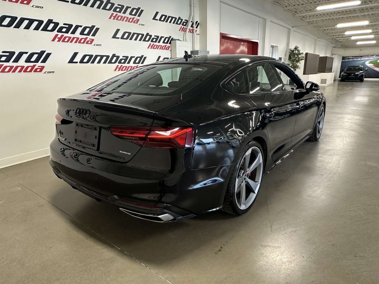 2022 Audi A5 Progressiv 45 TFSI quattro thumb 7