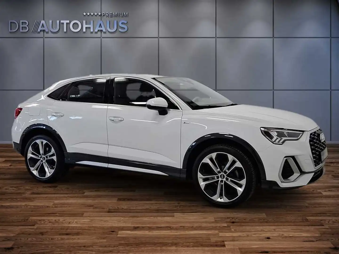 Audi Q3 Sportback S line 35 1.5 TFSI Белый - 2