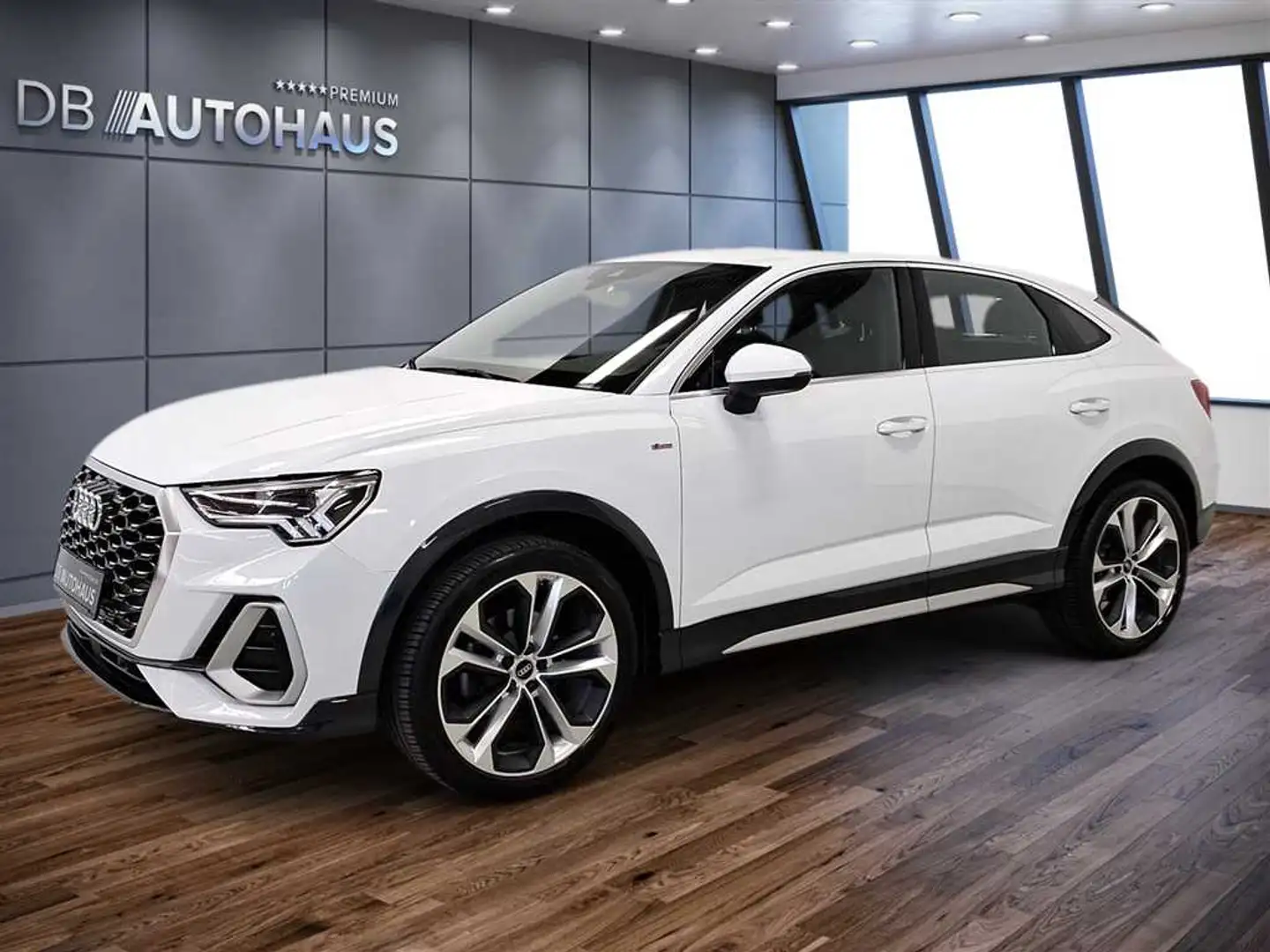 Audi Q3 Sportback S line 35 1.5 TFSI Wit - 1