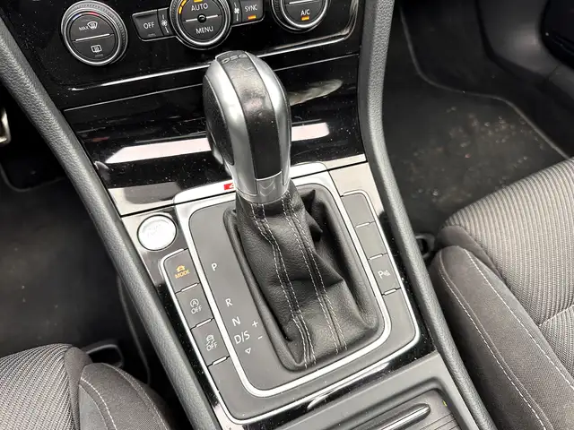 Volkswagen Golf view 16