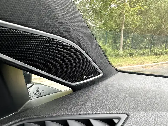 Volkswagen Golf view 19